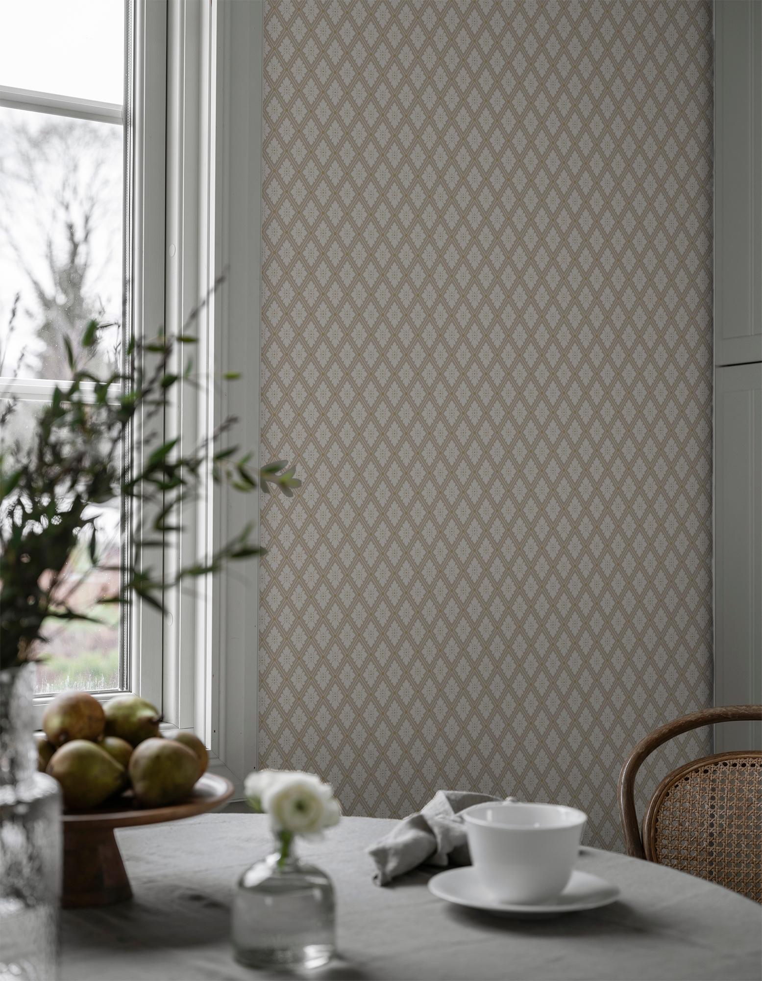 Selma Puderrosa tapet med rutigt mönster i rosa. Från kollektionen Flora. Nonwoven-material med rak passning.
