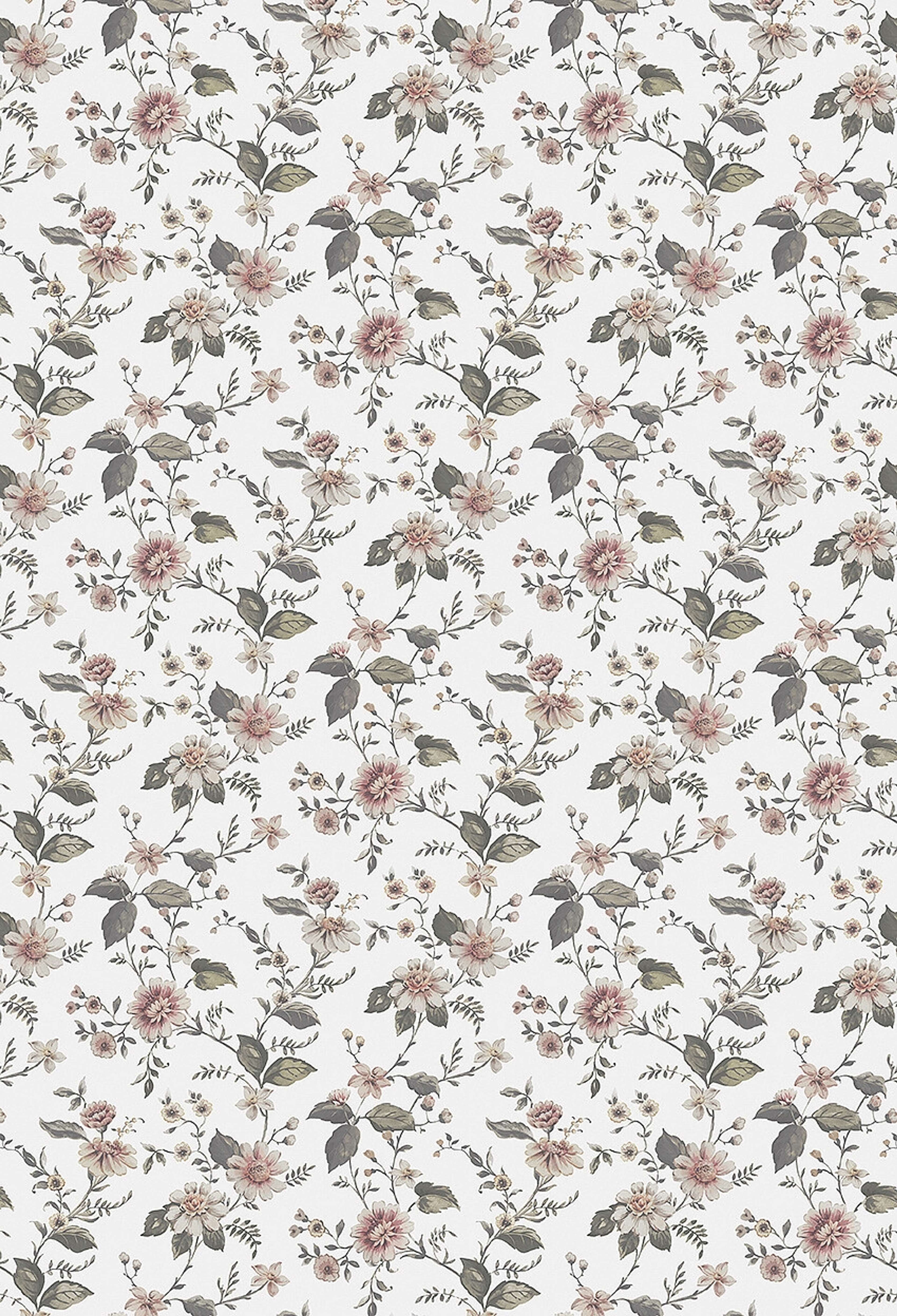 Marion's Mural blommig med benvit botten tapet med blommigt mönster i vit. Från kollektionen Cottage Garden. Nonwoven-material med rak passning. Passar i vardagsrum, matsal och hall.