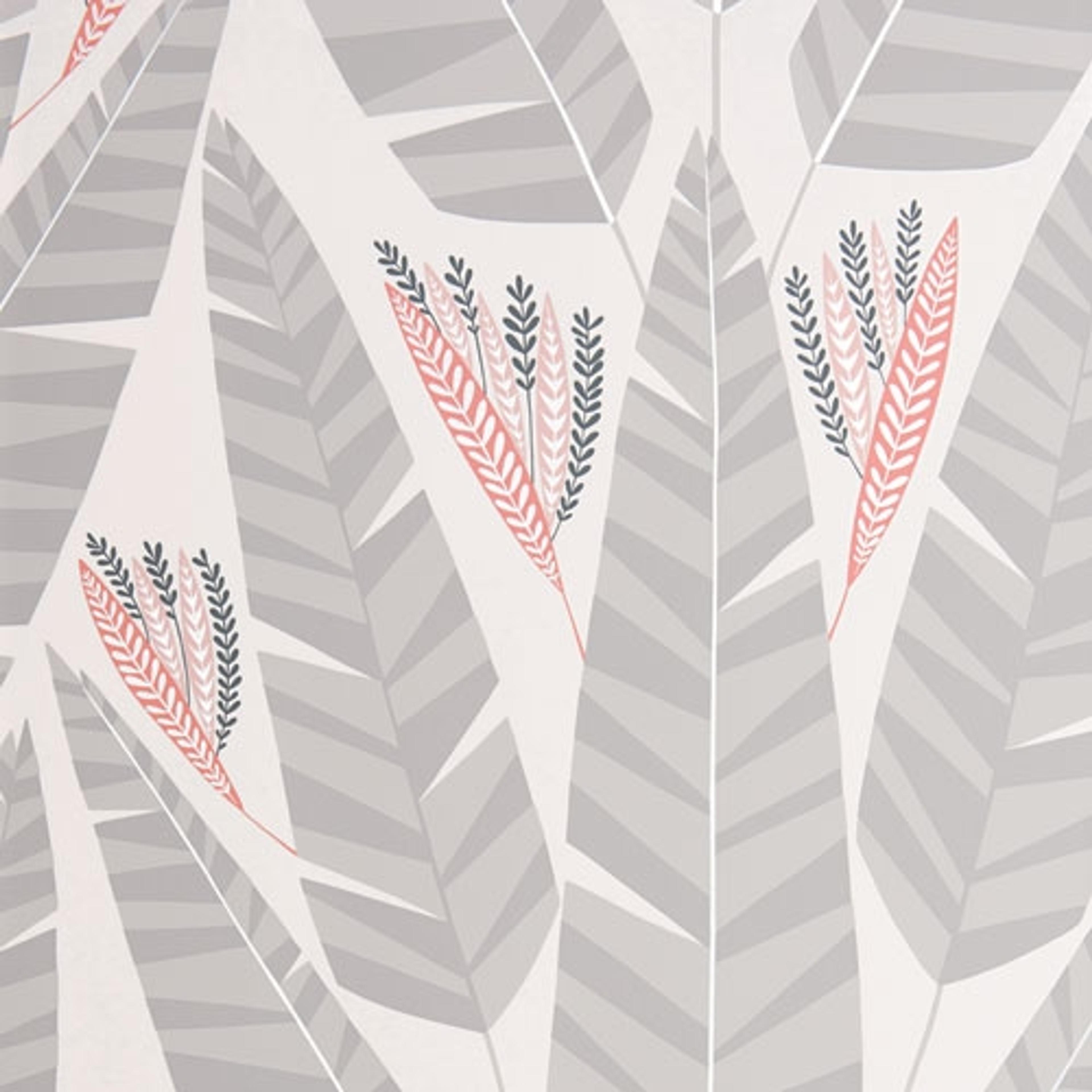 Jungle Plantation tapet från Midbec med botaniskt mönster i grå. Från kollektionen Pioneer. Nonwoven-material med förskjuten passning.