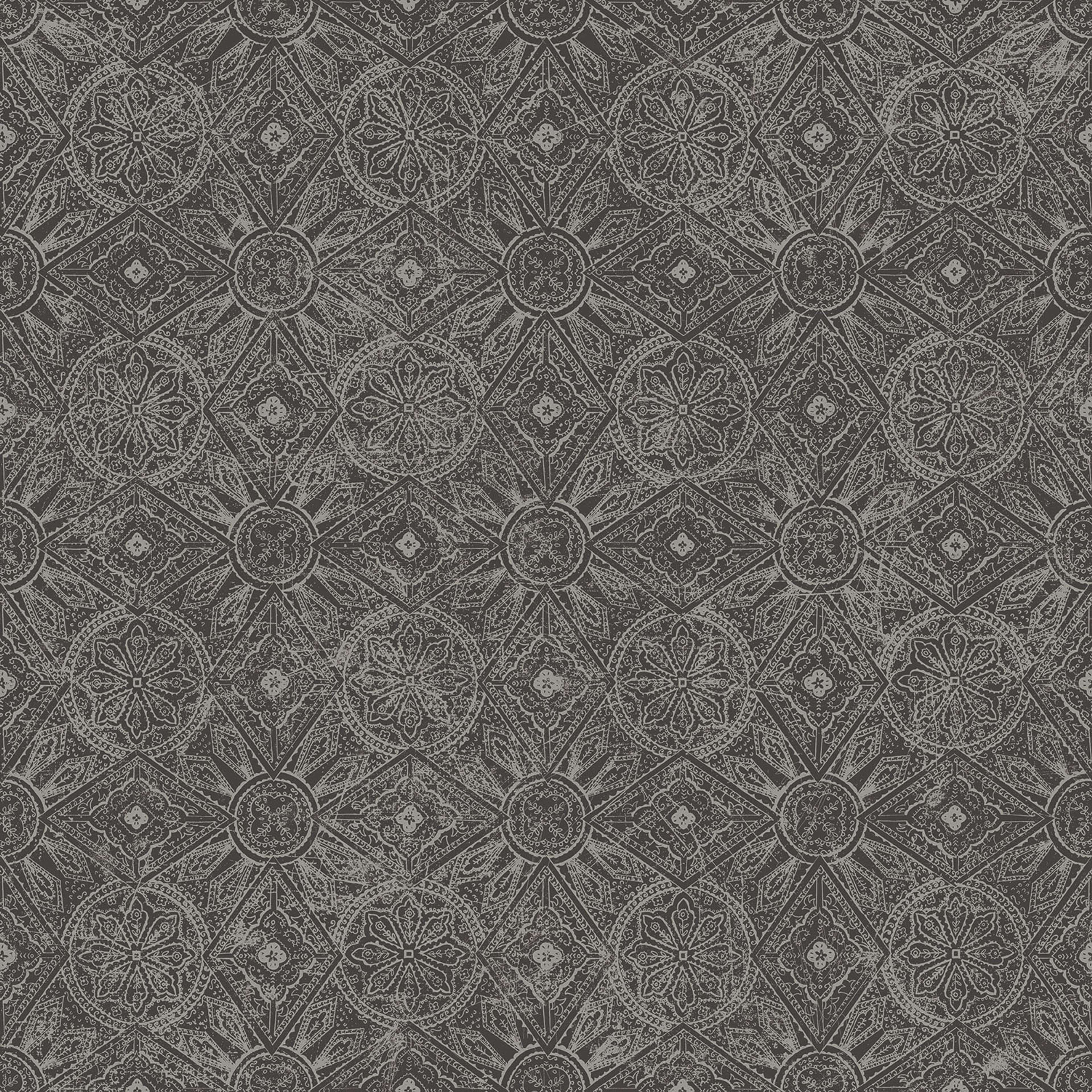 Moroccan Paisley tapet i svart tapet med paisley mönster i svart. Från kollektionen bazaar. Nonwoven-material med rak passning. Passar i vardagsrum och matsal.