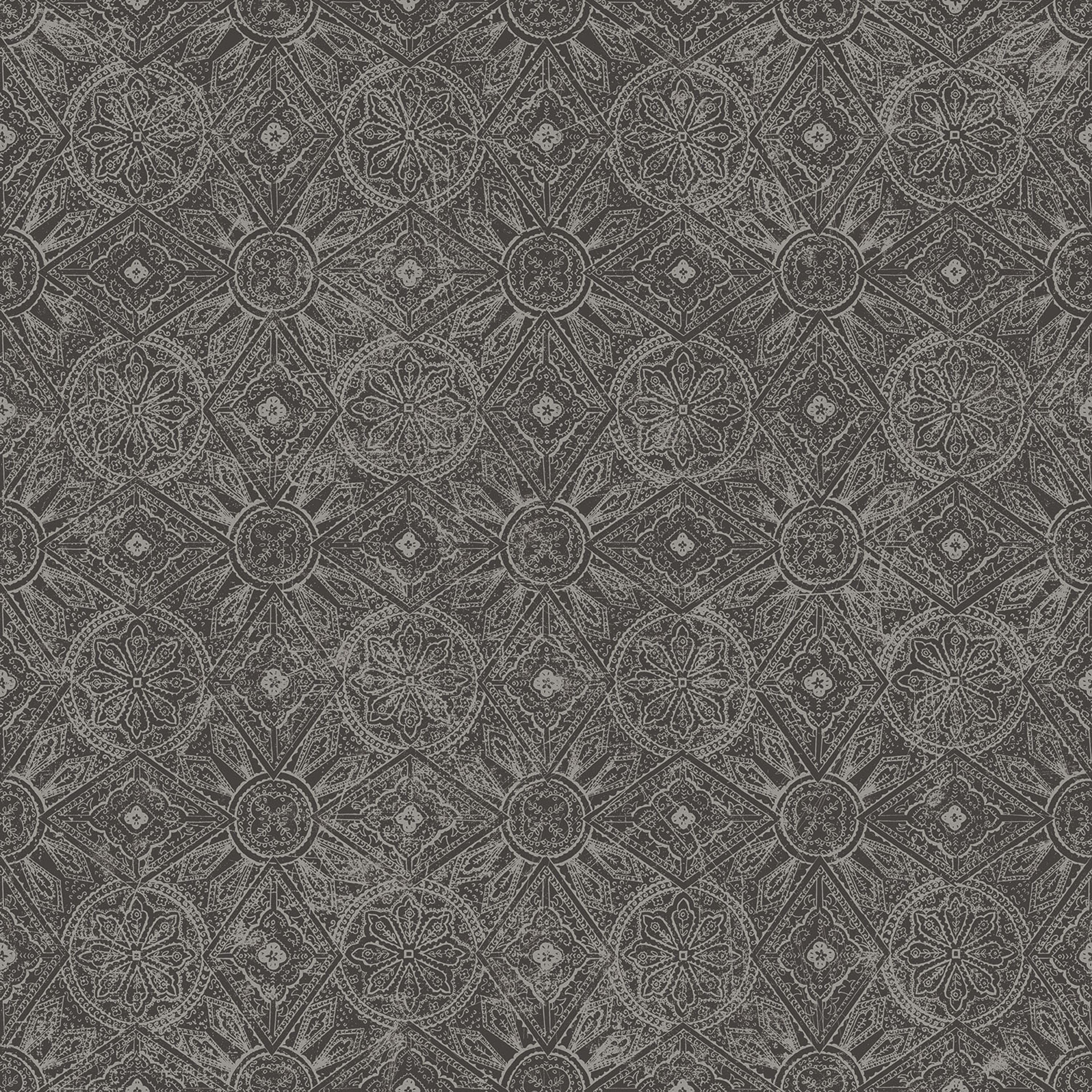 Moroccan Paisley tapet i svart tapet med paisley mönster i svart. Från kollektionen bazaar. Nonwoven-material med rak passning. Passar i vardagsrum och matsal.