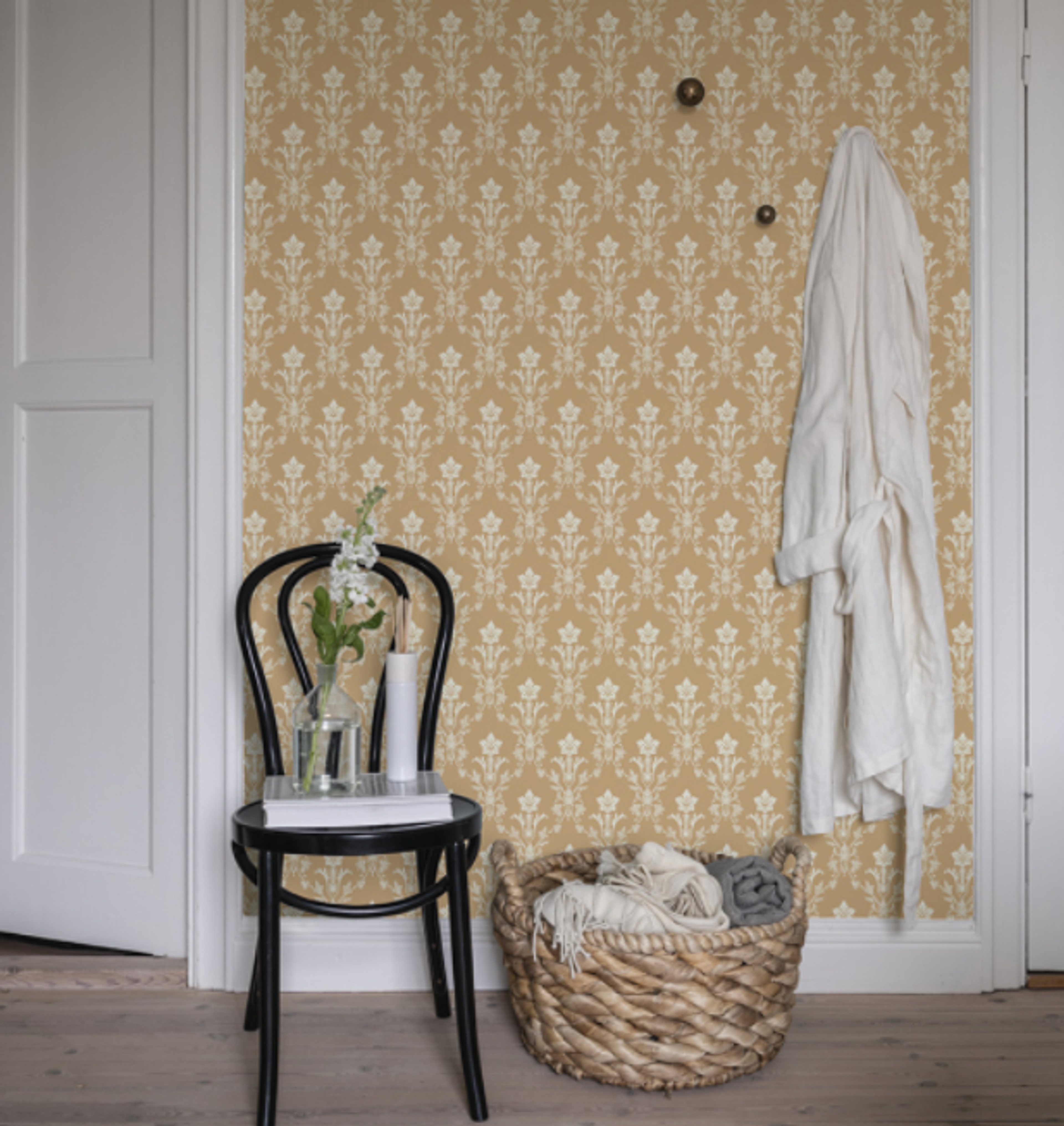 tapet blommor och blad duro gul i hall