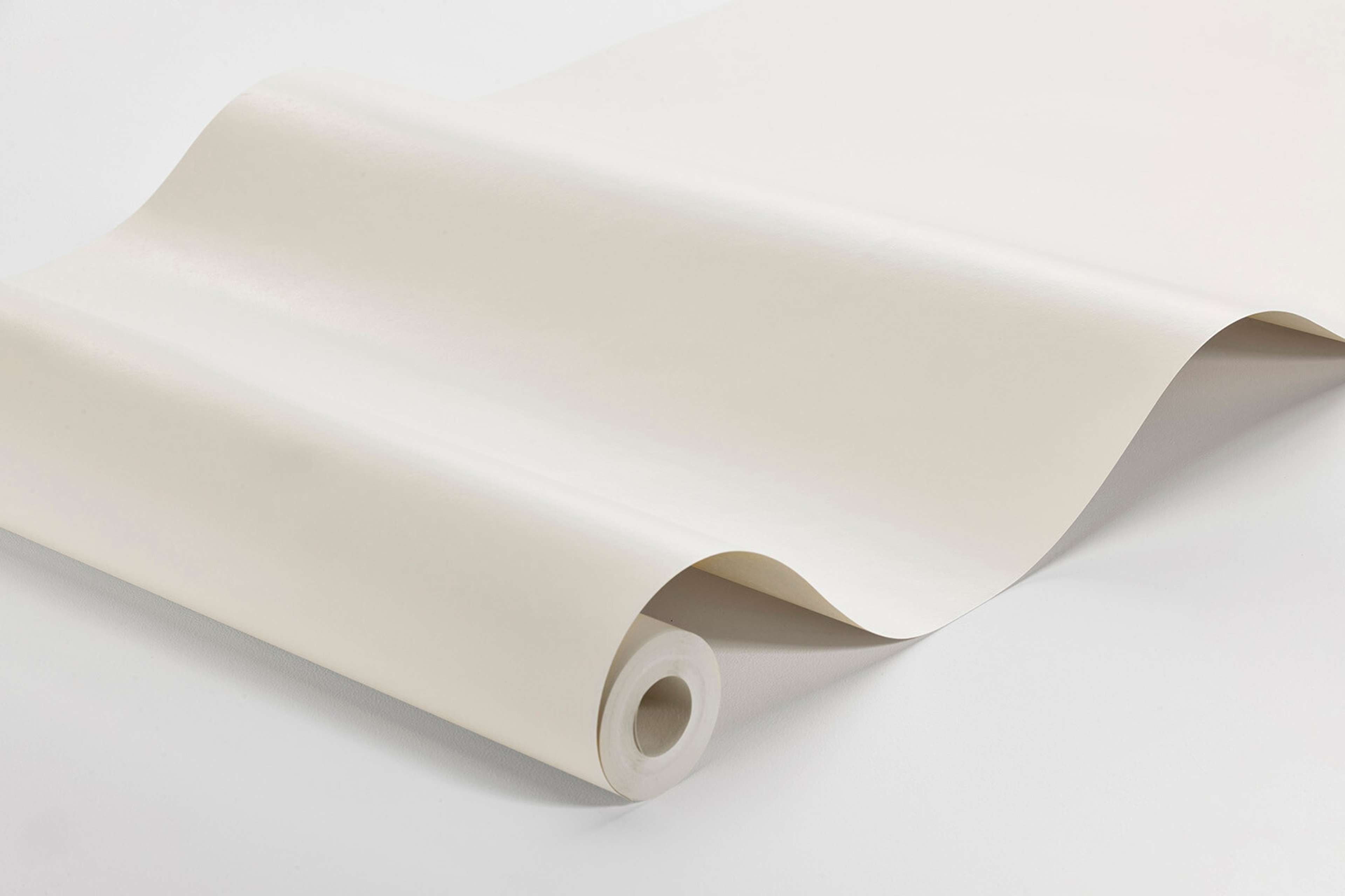 Eggshell tapet enfärgad i vit. Från kollektionen Pigment. Nonwoven-material.