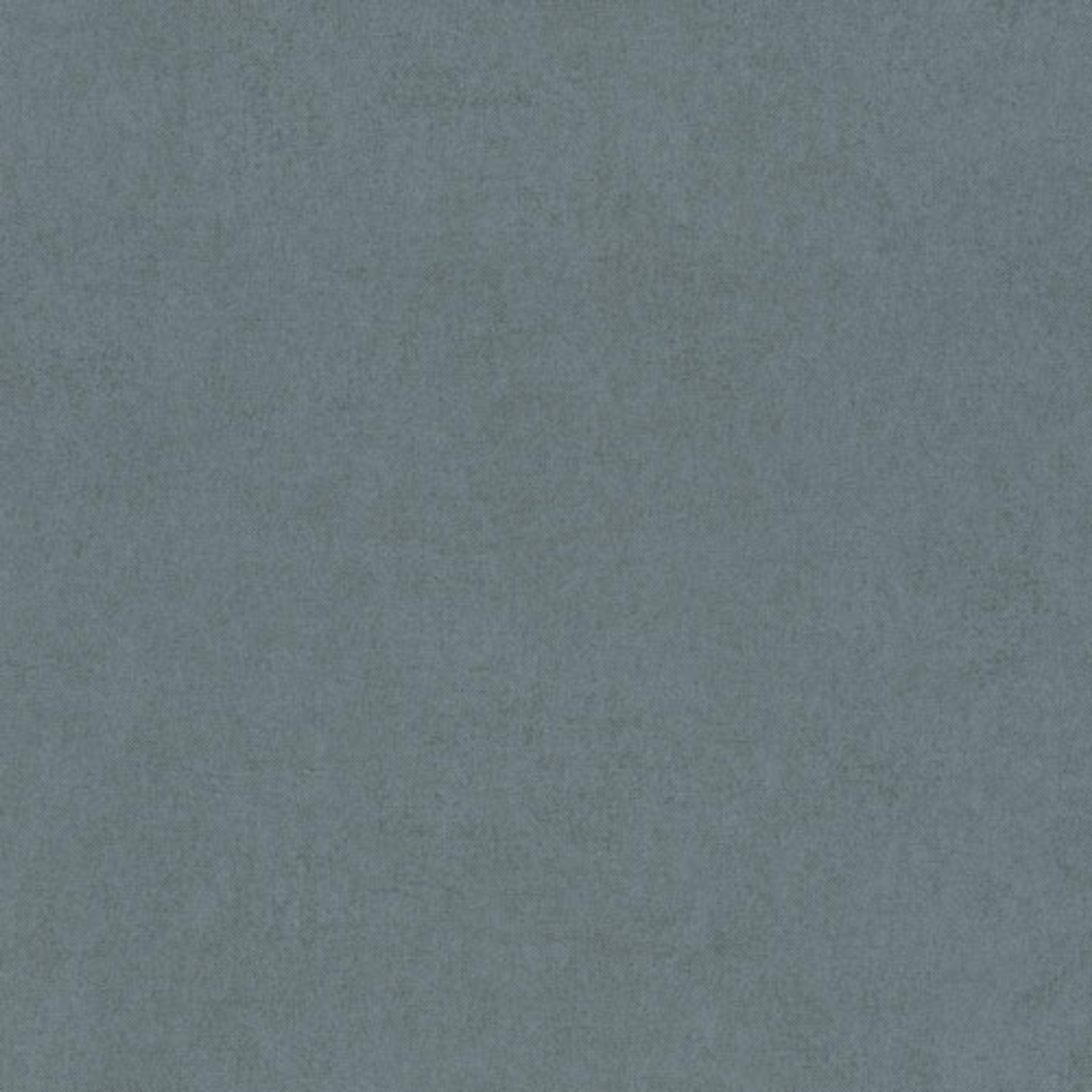 Lys Denim tapet från Midbec enfärgad i blå. Från kollektionen Colours. Nonwoven-material.
