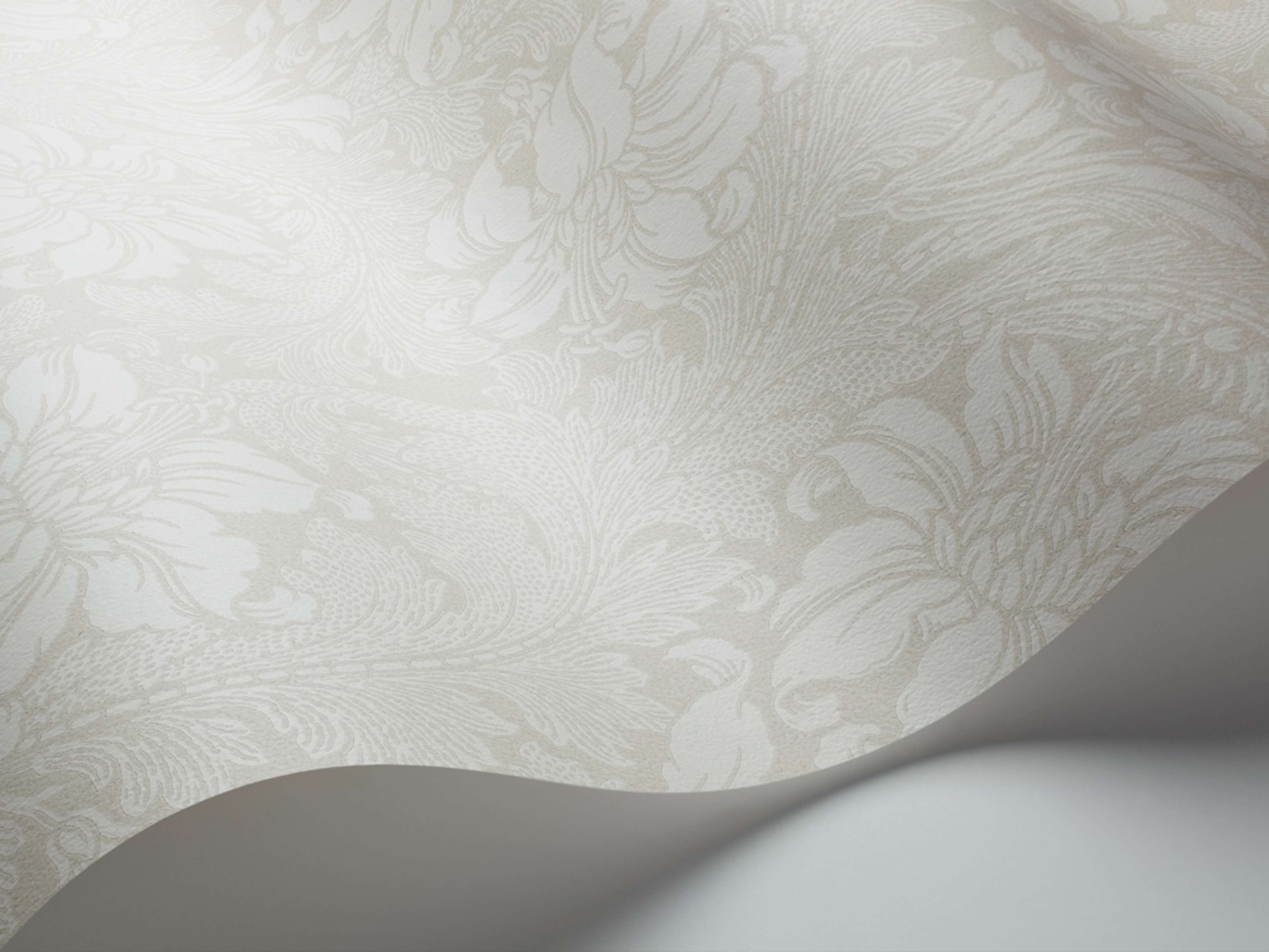 Acanthus från Boråstapeter i beige och multifärg. Från kollektionen Vårt Arkiv.