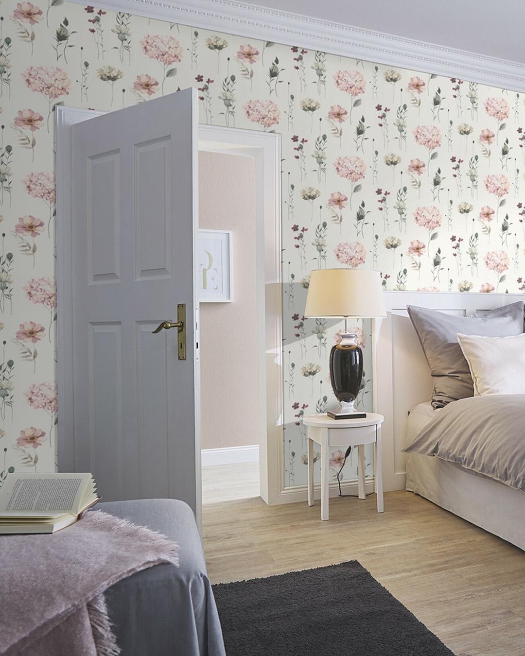 Kids World tapet med blommigt mönster i vit. Från kollektionen Kids World. Nonwoven-material med förskjuten passning. Passar i sovrum, barnrum och arbetsrum.