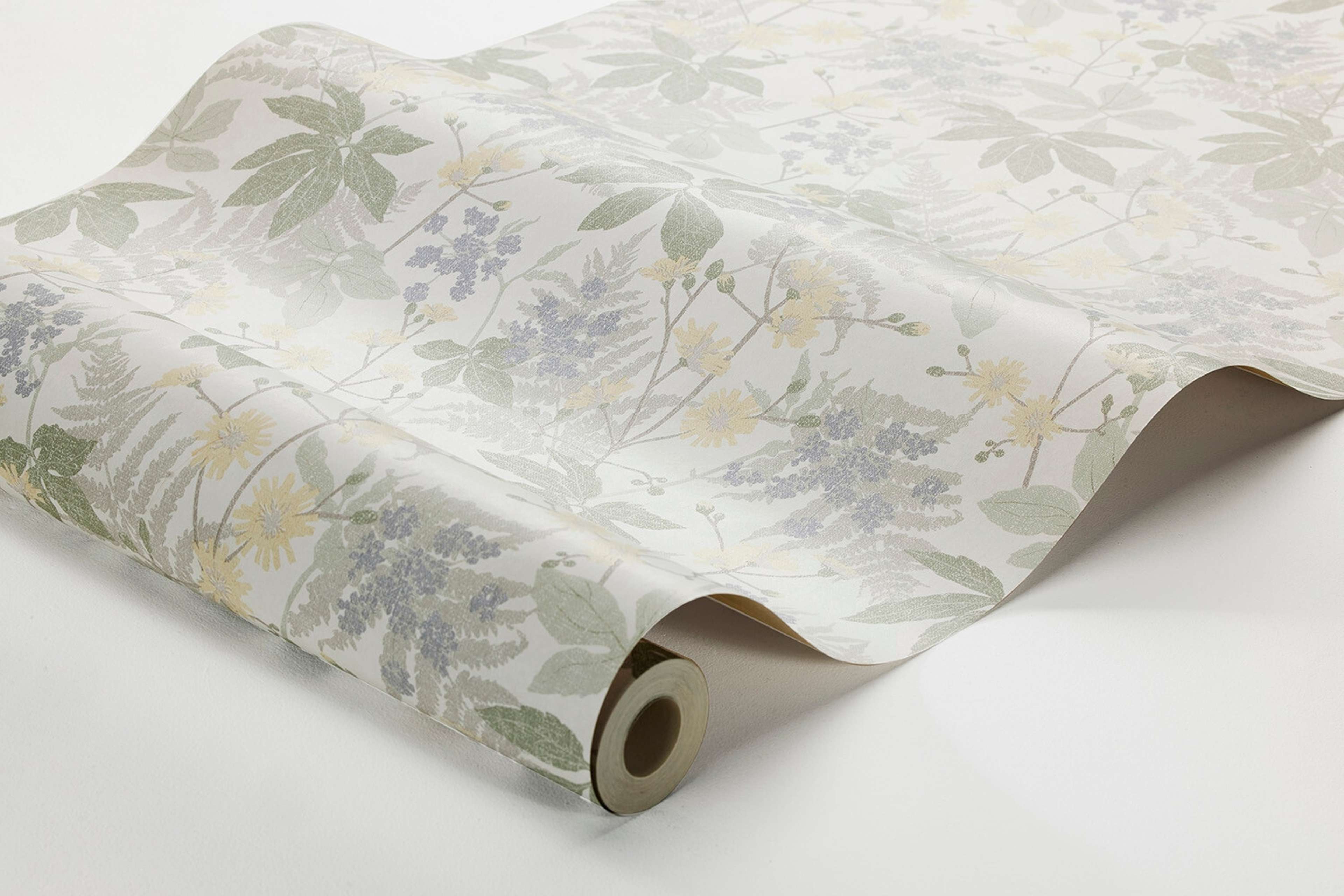 Lindskog tapet med botaniskt mönster. Från kollektionen Essens. Nonwoven-material med rak passning. Passar i vardagsrum, matsal och kök.