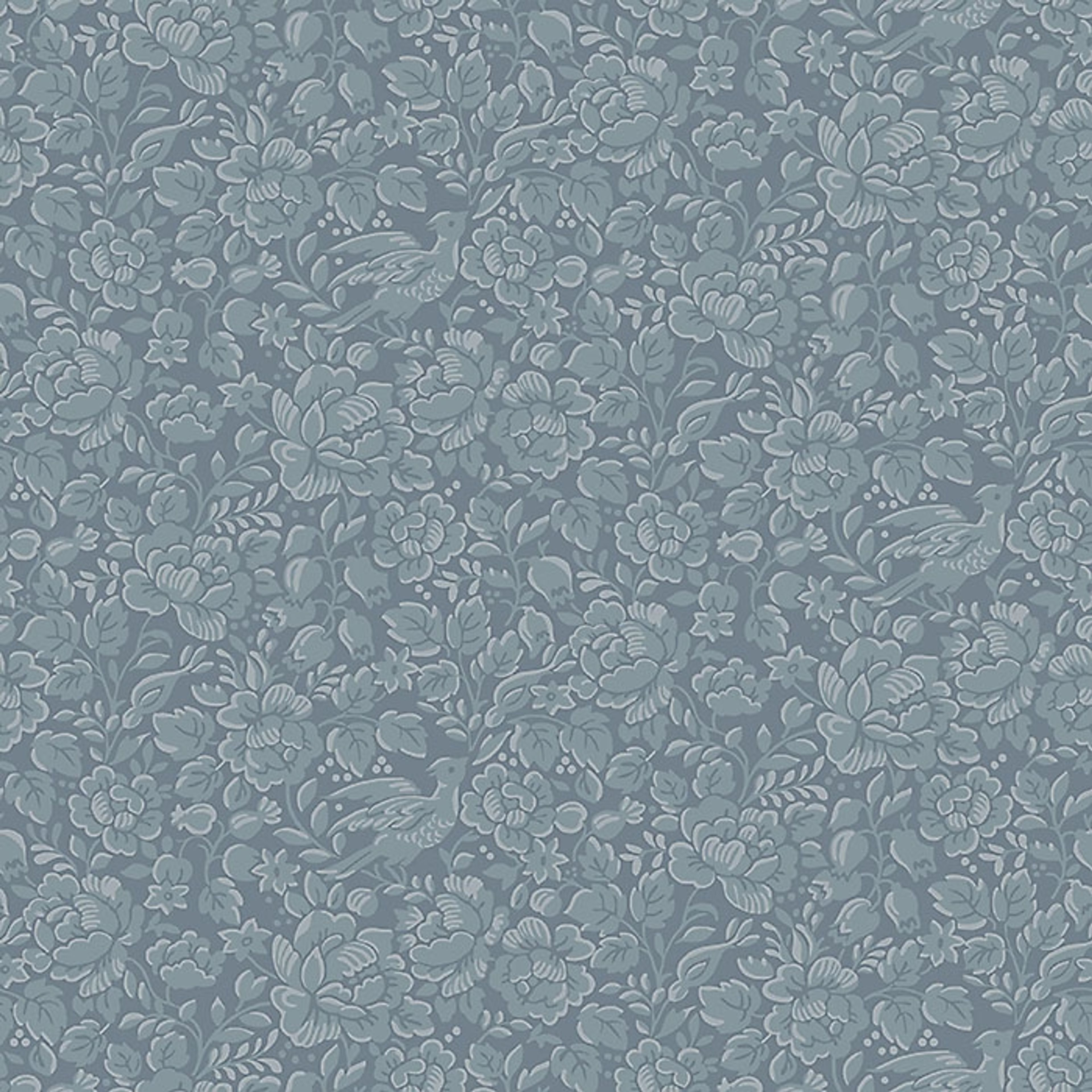 Jenny, blå tapet med botaniskt mönster i blå. Från kollektionen Blommor & Blad. Nonwoven-material med förskjuten passning. Country-stil.
