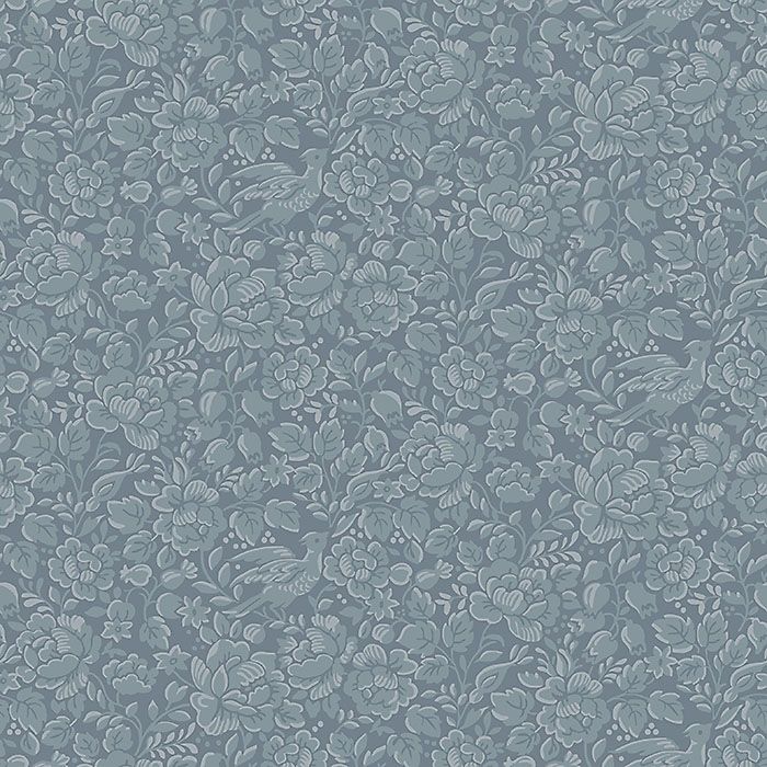 Jenny, blå tapet med botaniskt mönster i blå. Från kollektionen Blommor & Blad. Nonwoven-material med förskjuten passning. Country-stil.