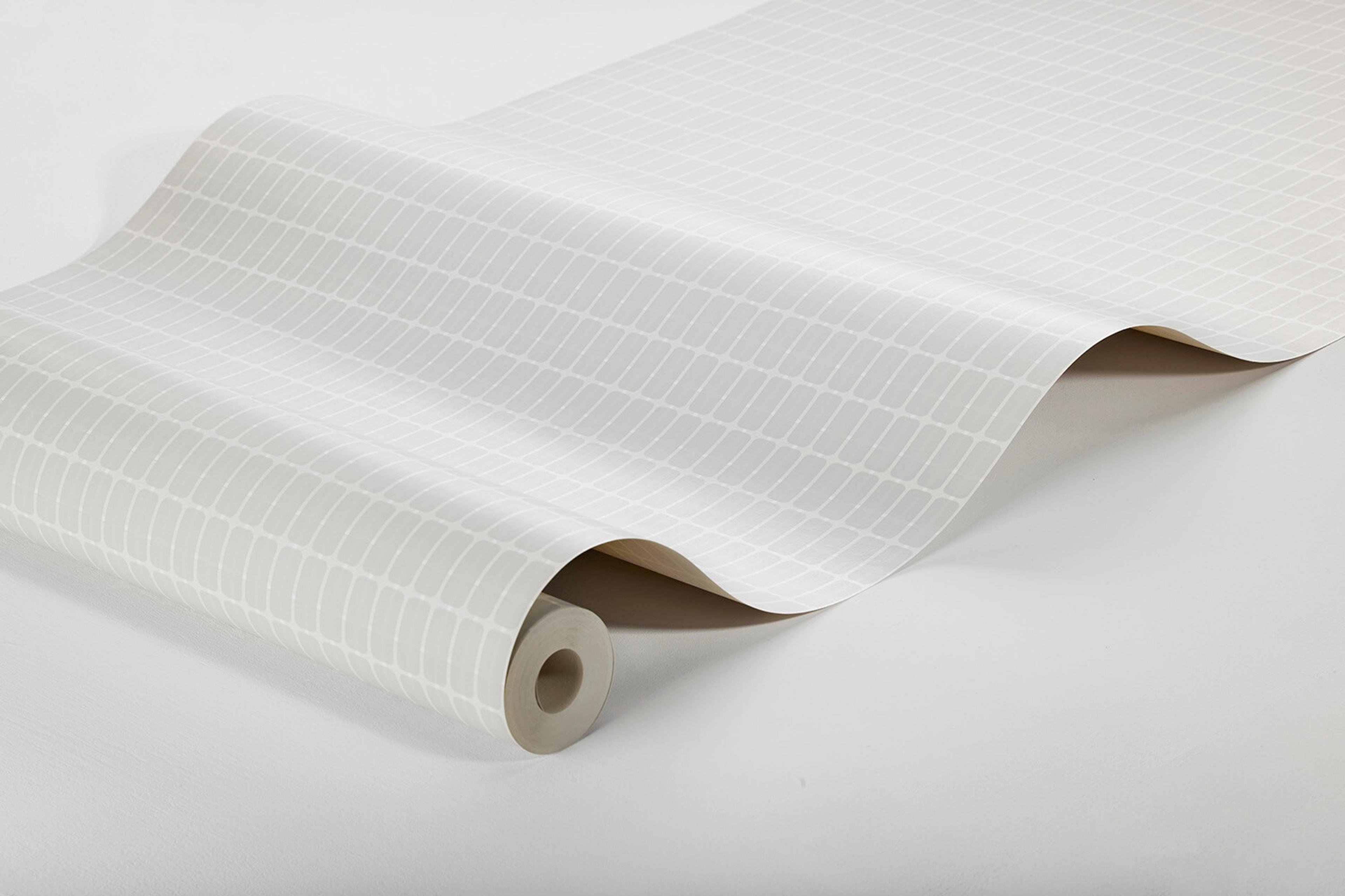 Alvar Aalto M.I.T tapet med rutigt, retro mönster i grå. Från kollektionen Scandinavian Designers III. Nonwoven-material med rak passning.