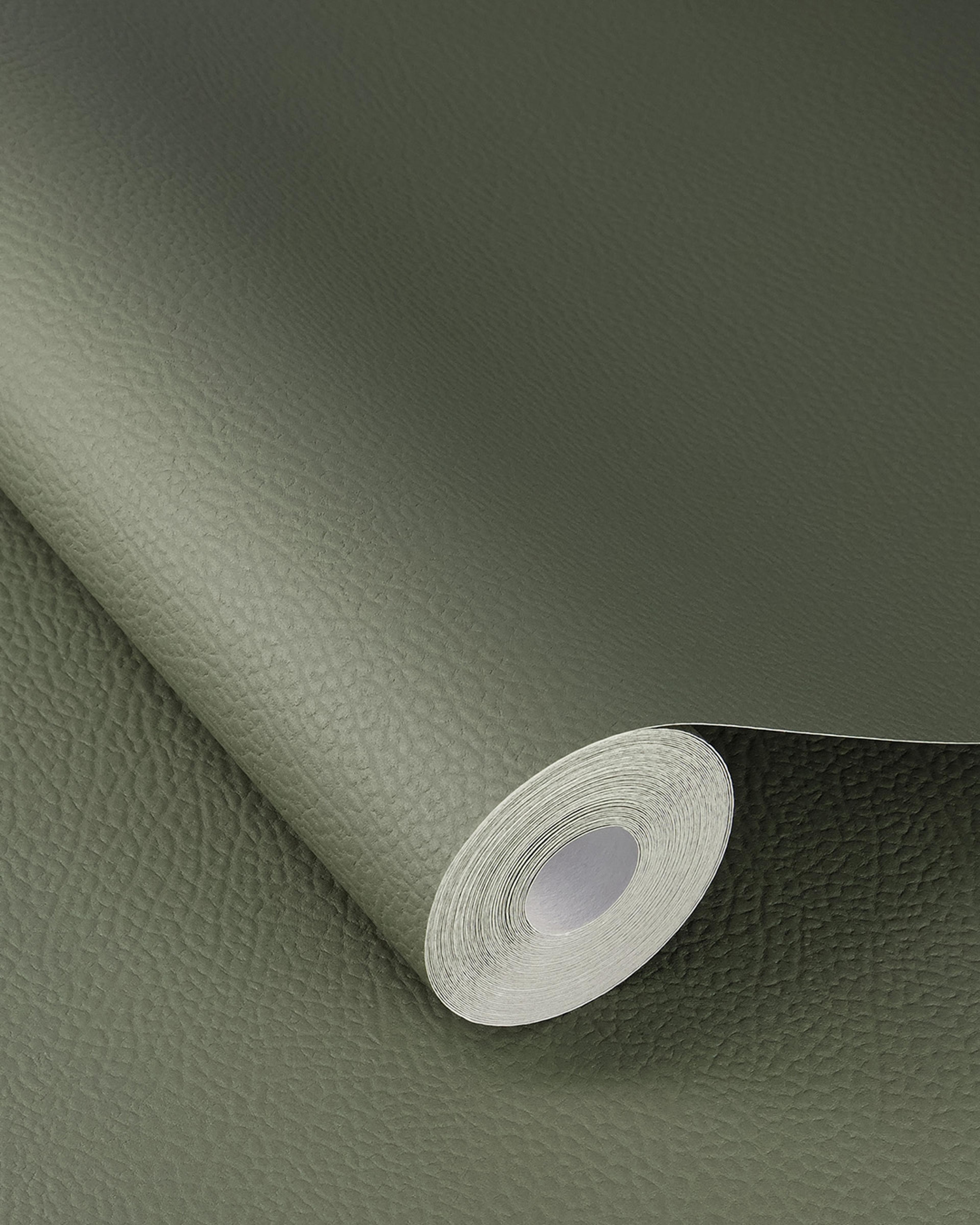 Serengeti 752687 tapet enfärgad i grön. Från kollektionen Serengeti. Nonwoven-material. Passar i vardagsrum och matsal.