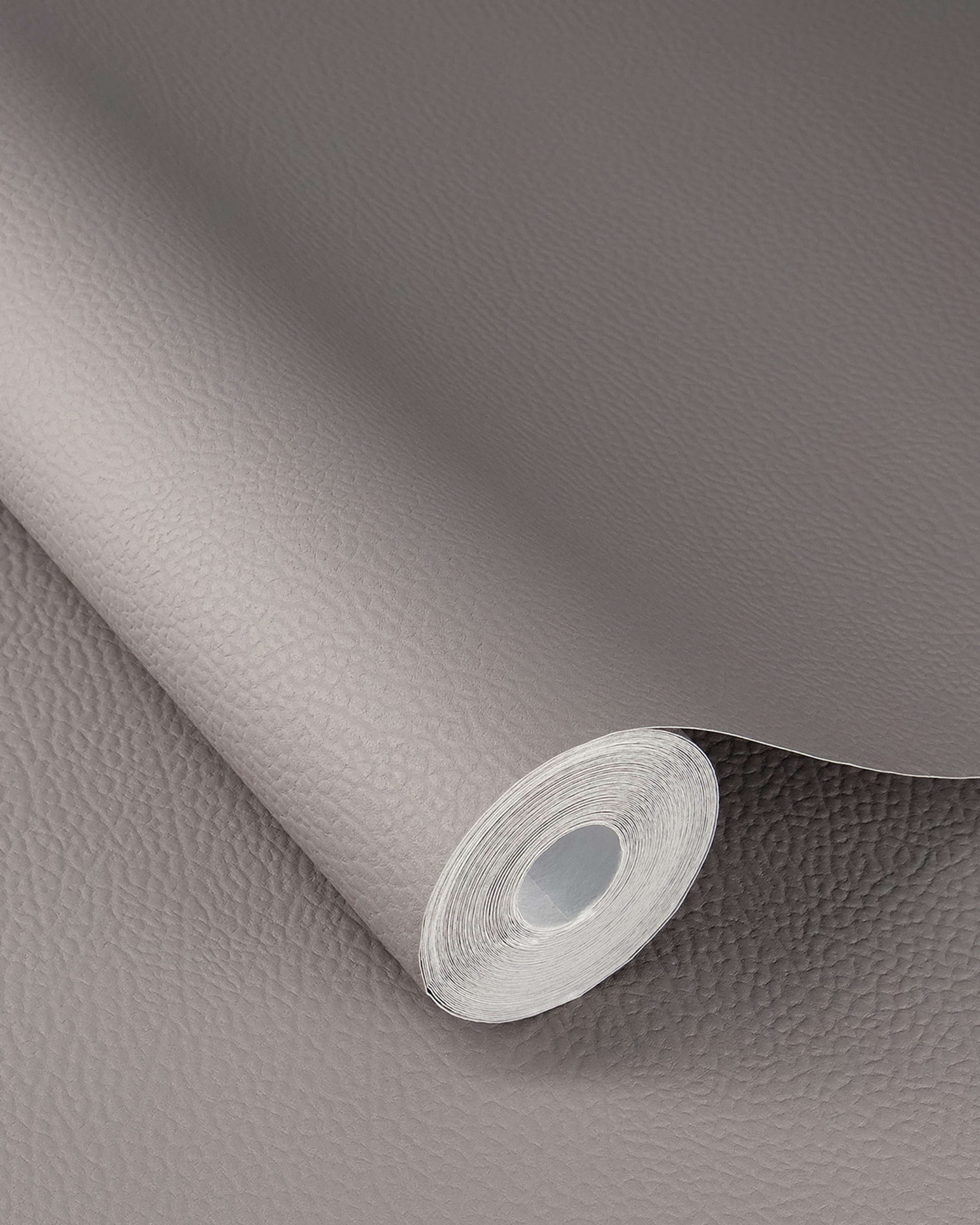Serengeti 752649 tapet enfärgad i grå. Från kollektionen Serengeti. Nonwoven-material. Passar i vardagsrum och matsal.