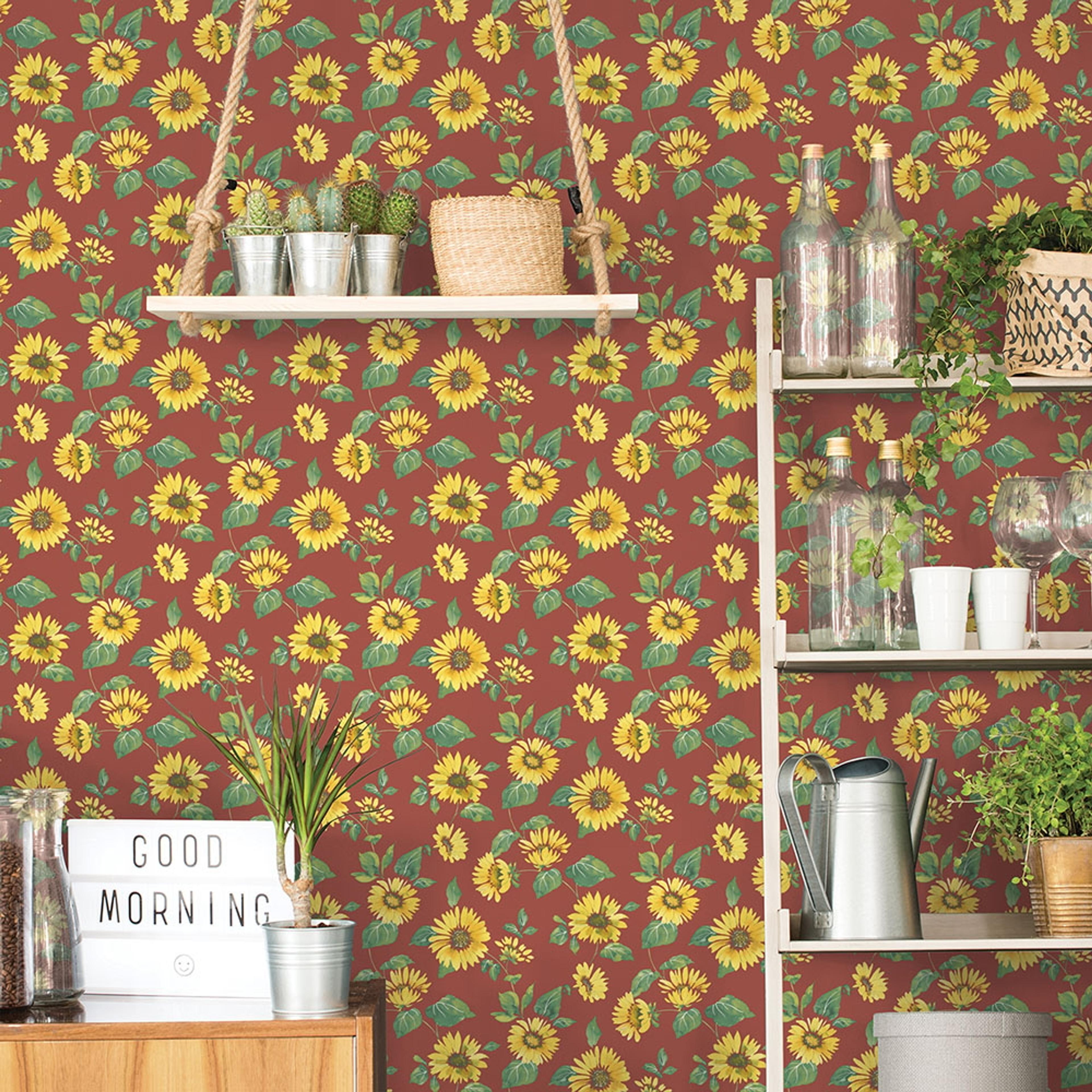 Sunflower Trail tapet med blommigt mönster i röd och gul. Från kollektionen Just Kitchens. Nonwoven-material med rak passning.