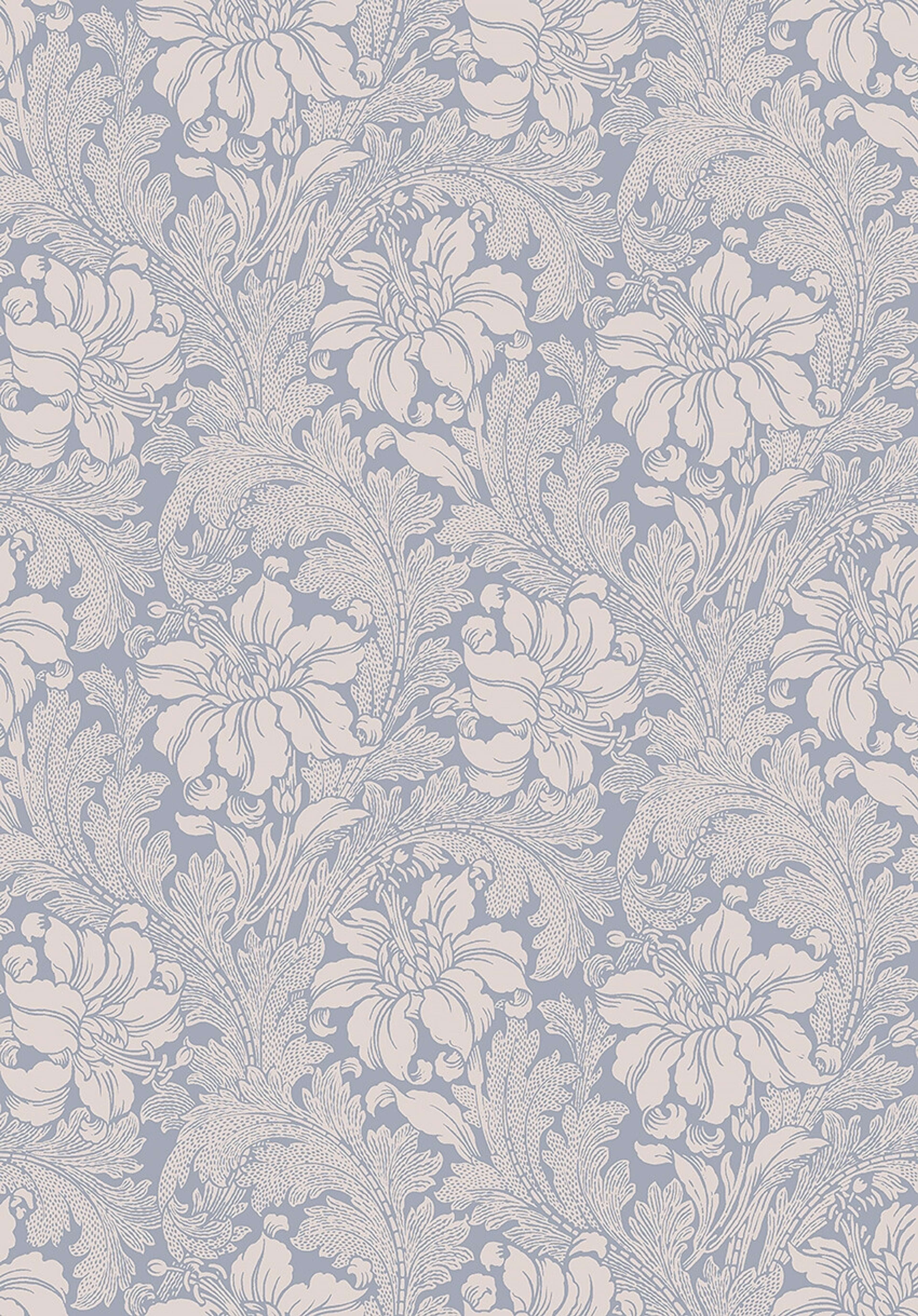 Acanthus storblommig, blå/beige tapet med blommigt mönster i blå. Från kollektionen Vårt Arkiv. Nonwoven-material med rak passning. Country-stil.