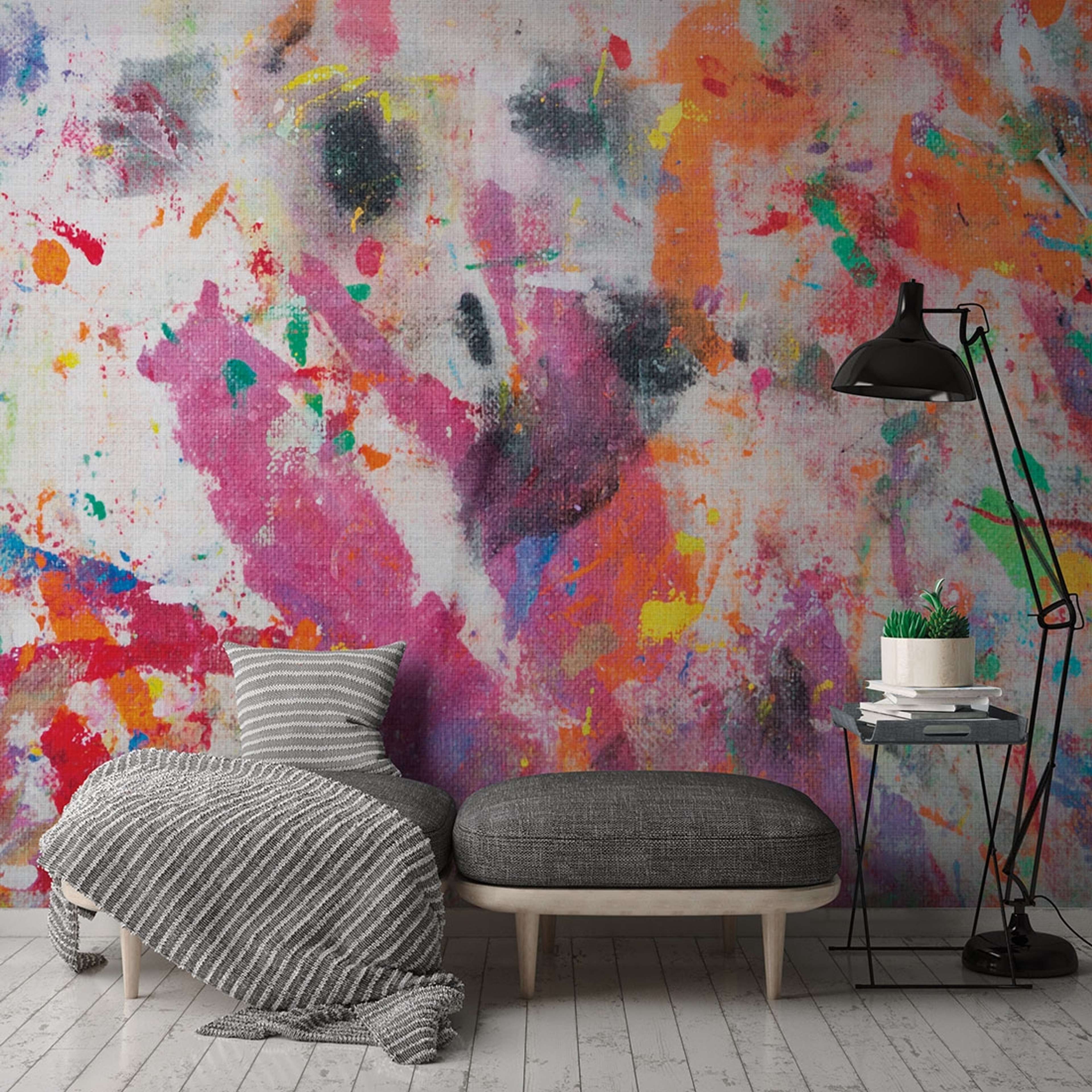 Eyecatcher tapet med illustration, grafiskt mönster i lila. Från kollektionen The Wall. Nonwoven-material. Passar i vardagsrum och matsal.