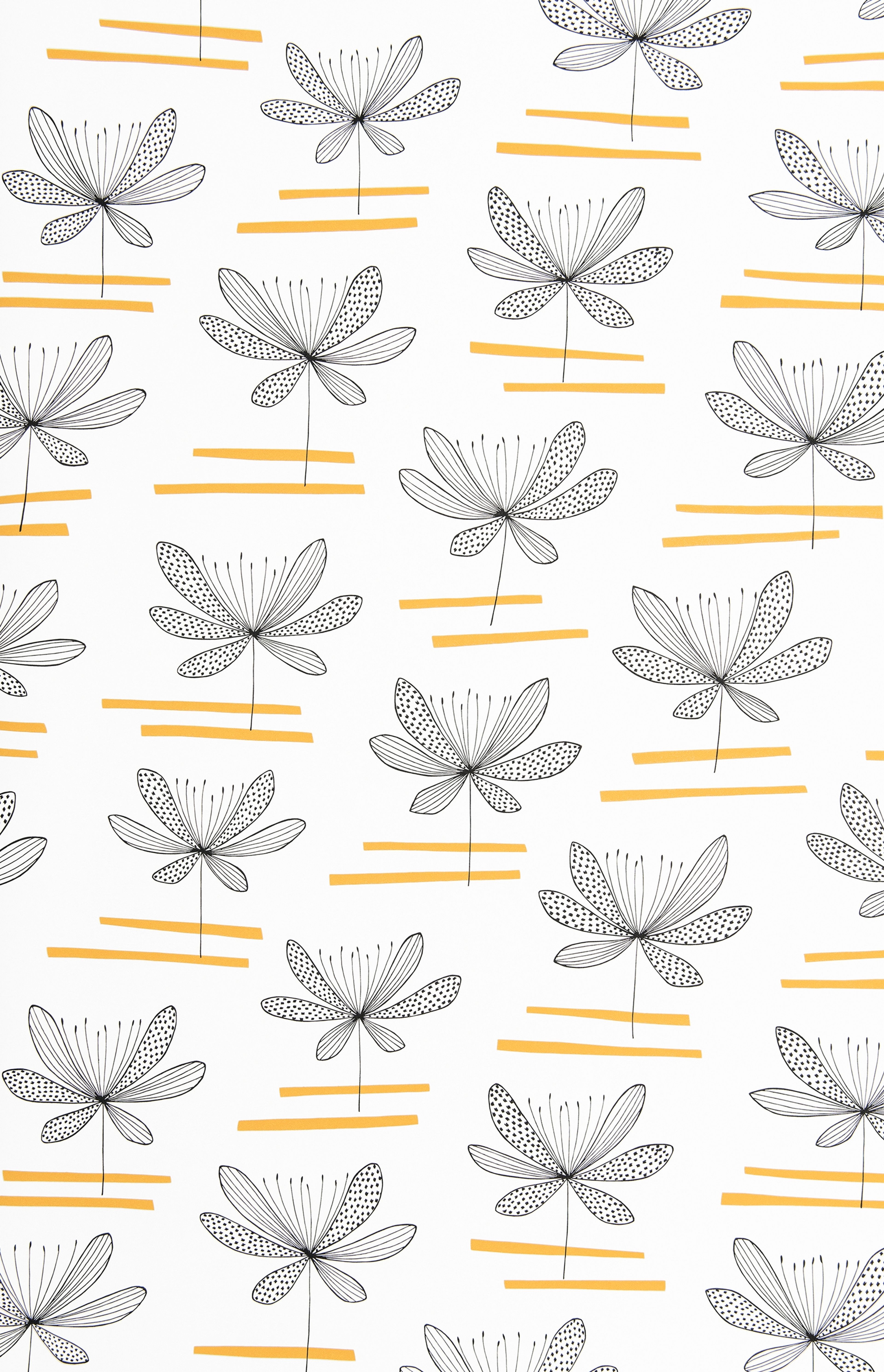 Water Lily tapet från Midbec med blommigt mönster i vit och gul. Från kollektionen Seven Sisters. Nonwoven-material med förskjuten passning.