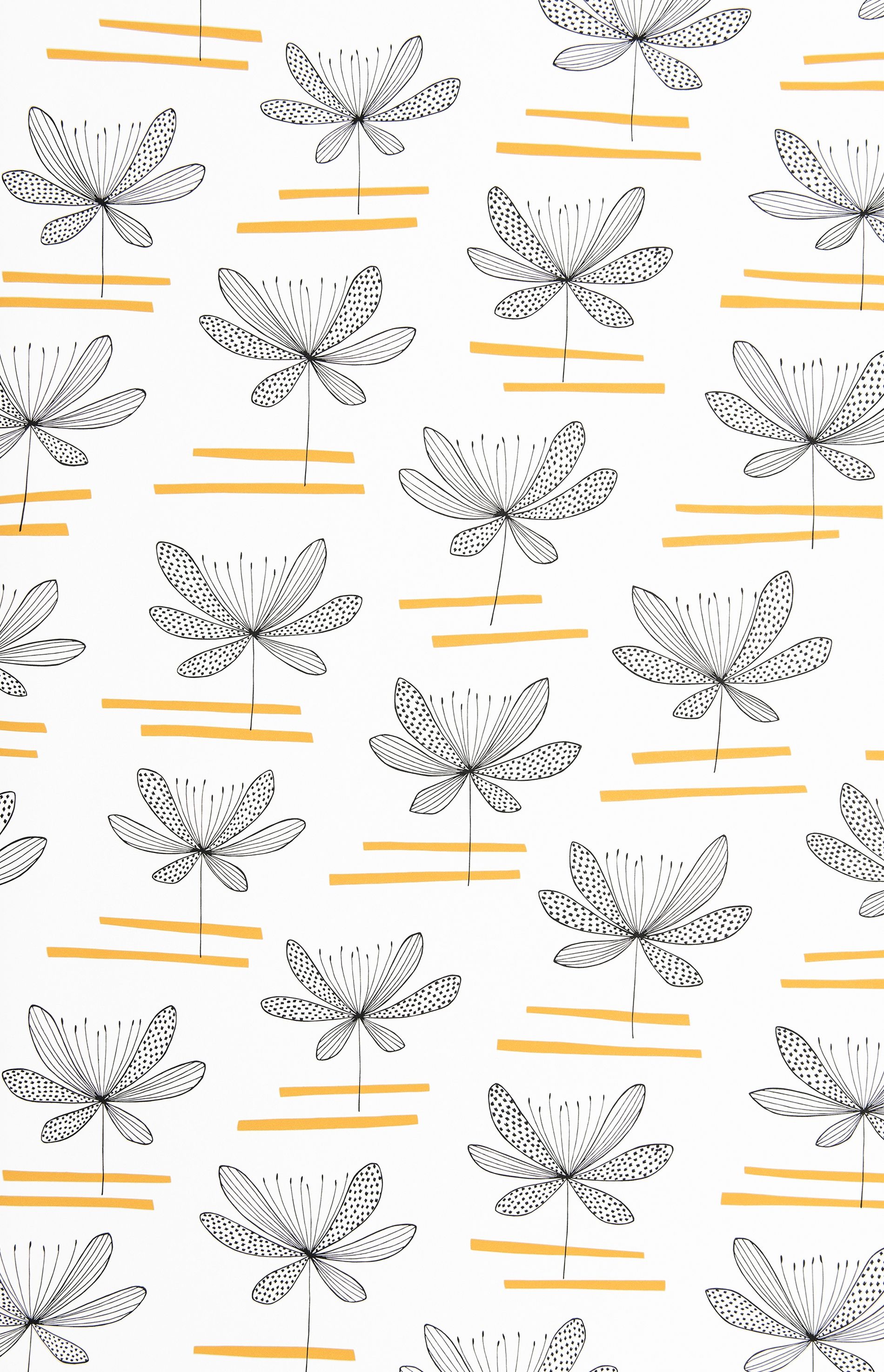 Water Lily tapet från Midbec med blommigt mönster i vit och gul. Från kollektionen Seven Sisters. Nonwoven-material med förskjuten passning.