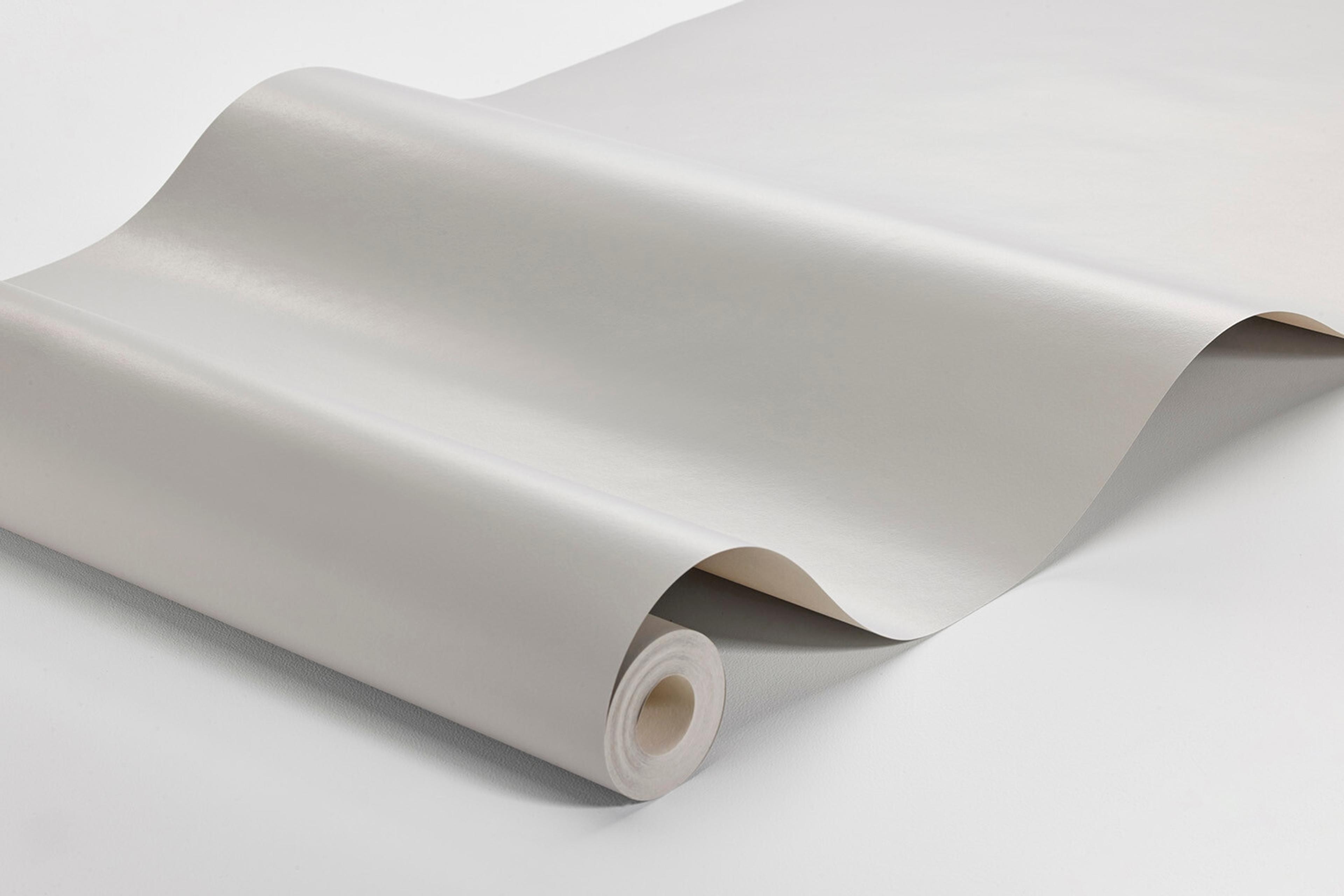 Stone Grey tapet enfärgad i grå. Från kollektionen Pigment. Nonwoven-material.