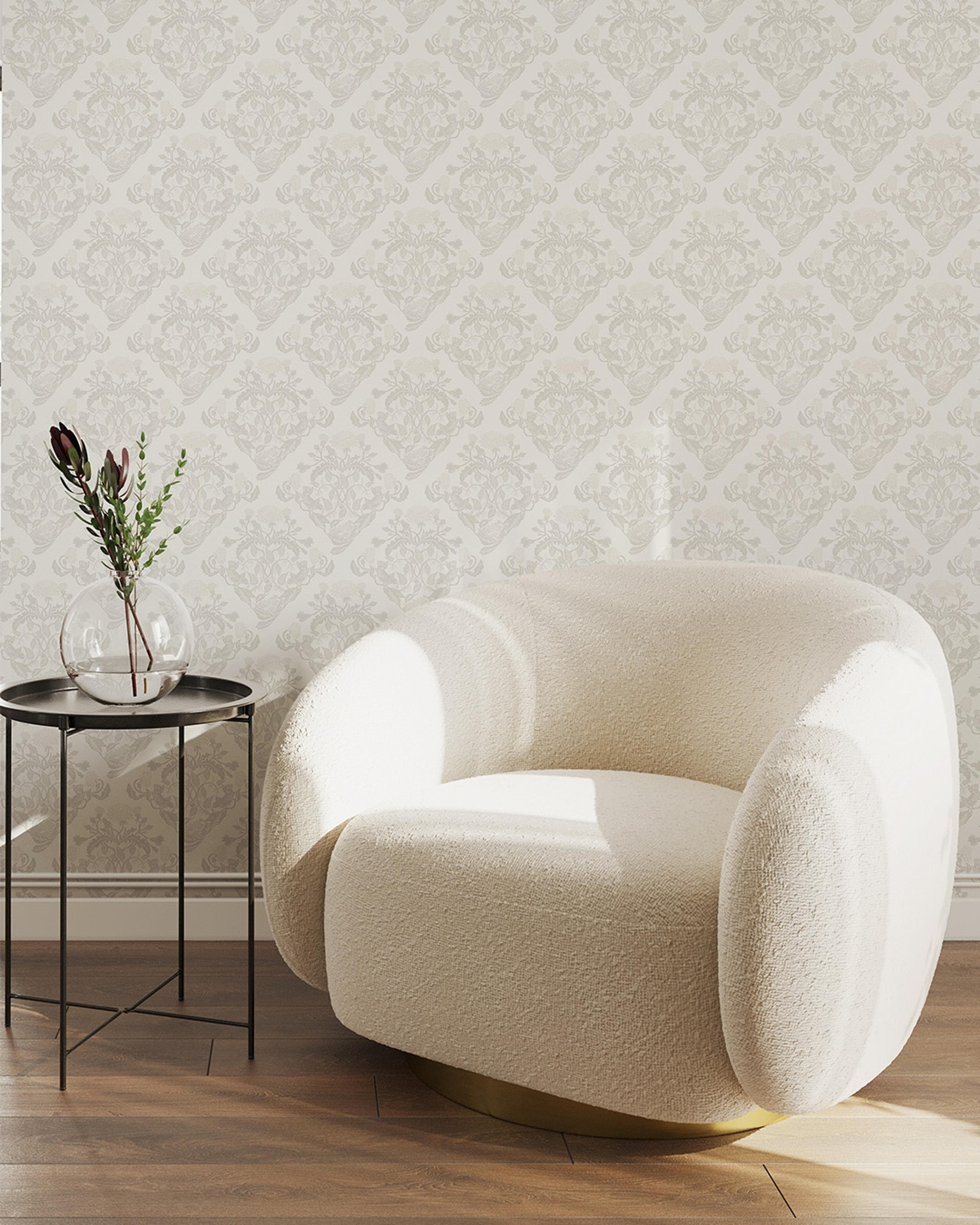 Klara o Tove frodas vit, tapet tapet med blommigt mönster i vit. Från kollektionen Klara o Tove. Nonwoven-material med rak passning. Passar i vardagsrum, sovrum och hall.