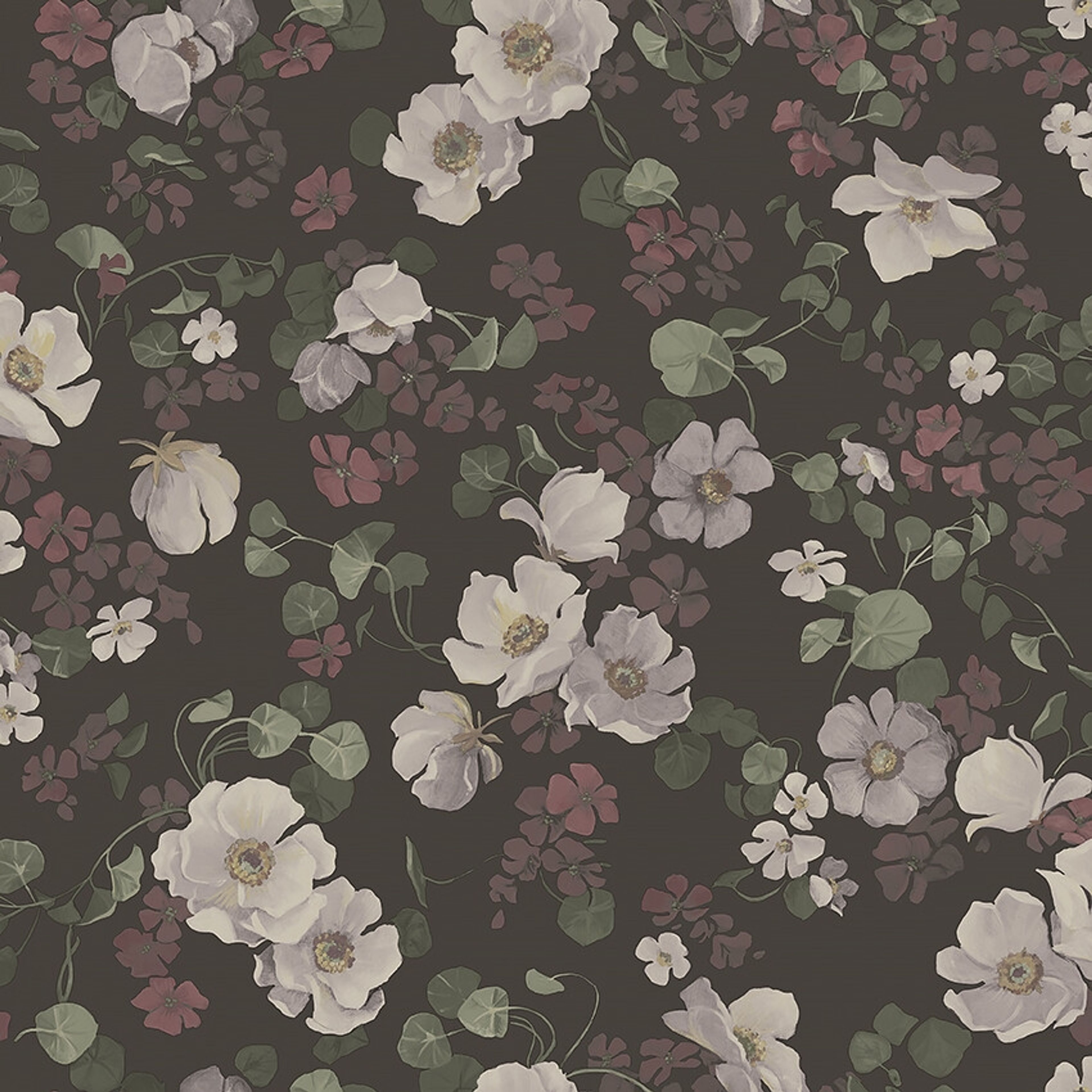 Enchanting Flower tapet tapet med blommigt mönster i brun. Från kollektionen Dreamy Escape. Nonwoven-material med förskjuten passning. Passar i vardagsrum och matsal.