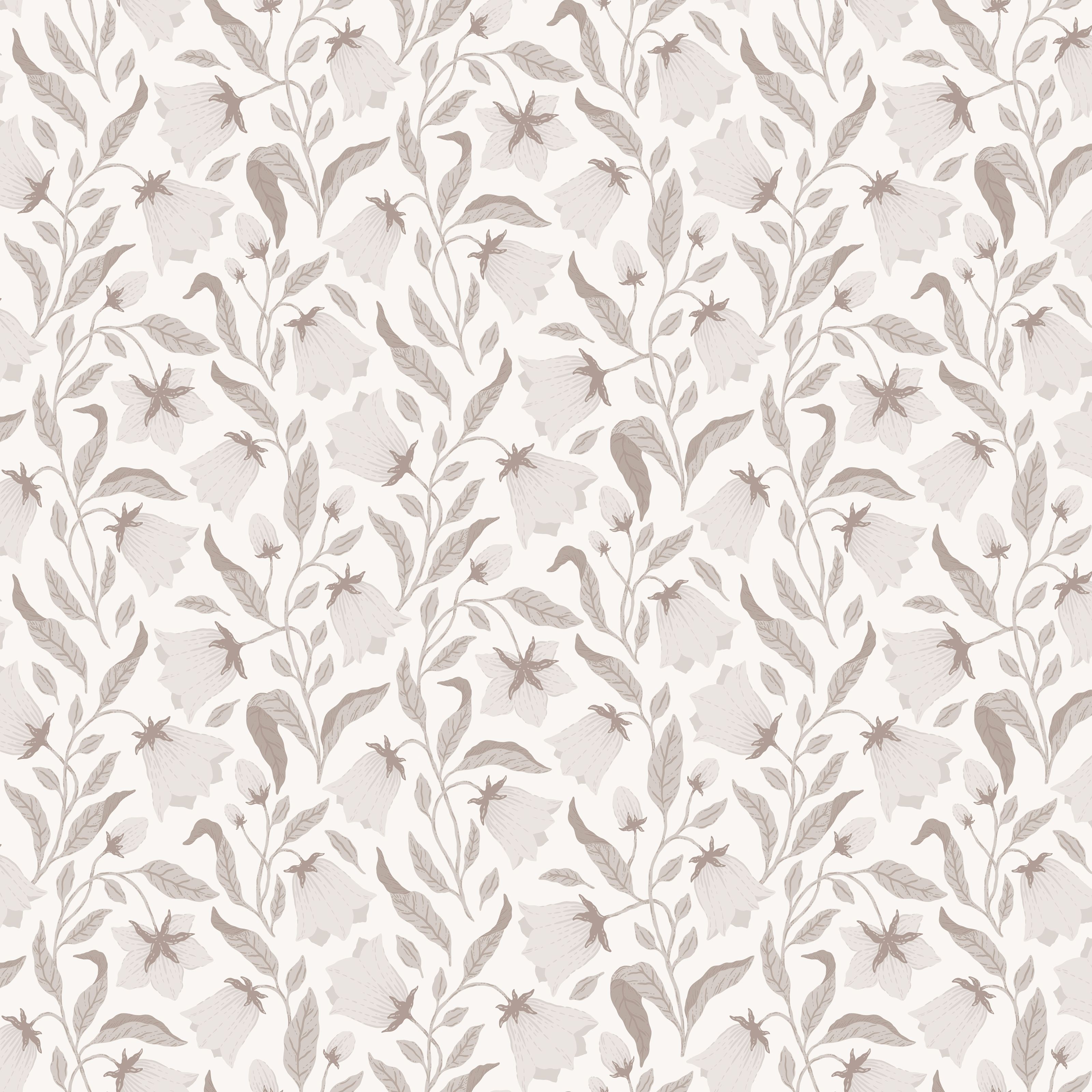 Klara o Tove blåklocka grå, tapet tapet med blommigt mönster i vit. Från kollektionen Klara o Tove. Nonwoven-material med rak passning. Passar i vardagsrum, sovrum och hall.