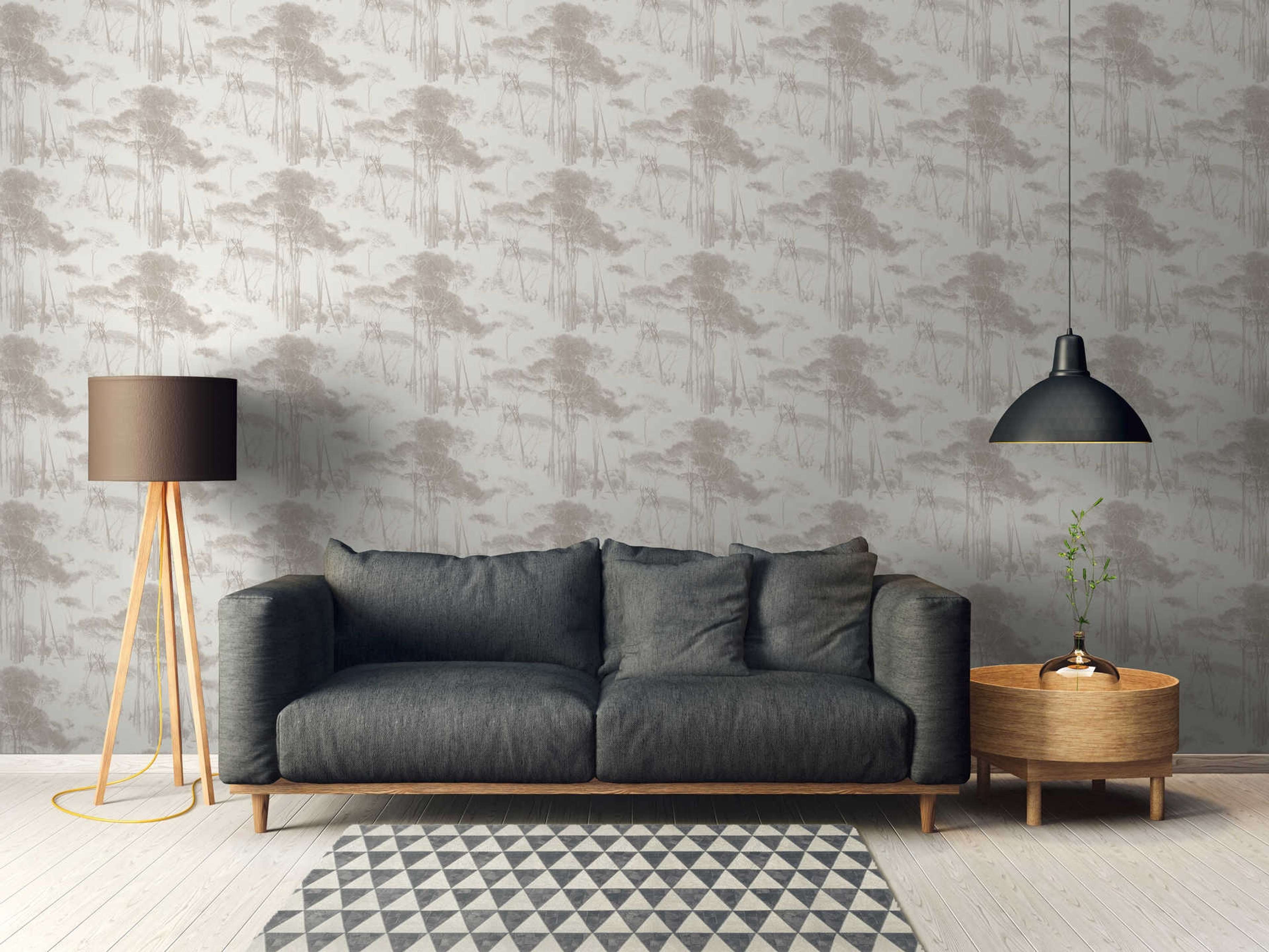Treetops, strukturtapet i beige tapet med djur mönster i beige. Från kollektionen history of art. Nonwoven-material med förskjuten passning. Passar i vardagsrum och matsal.