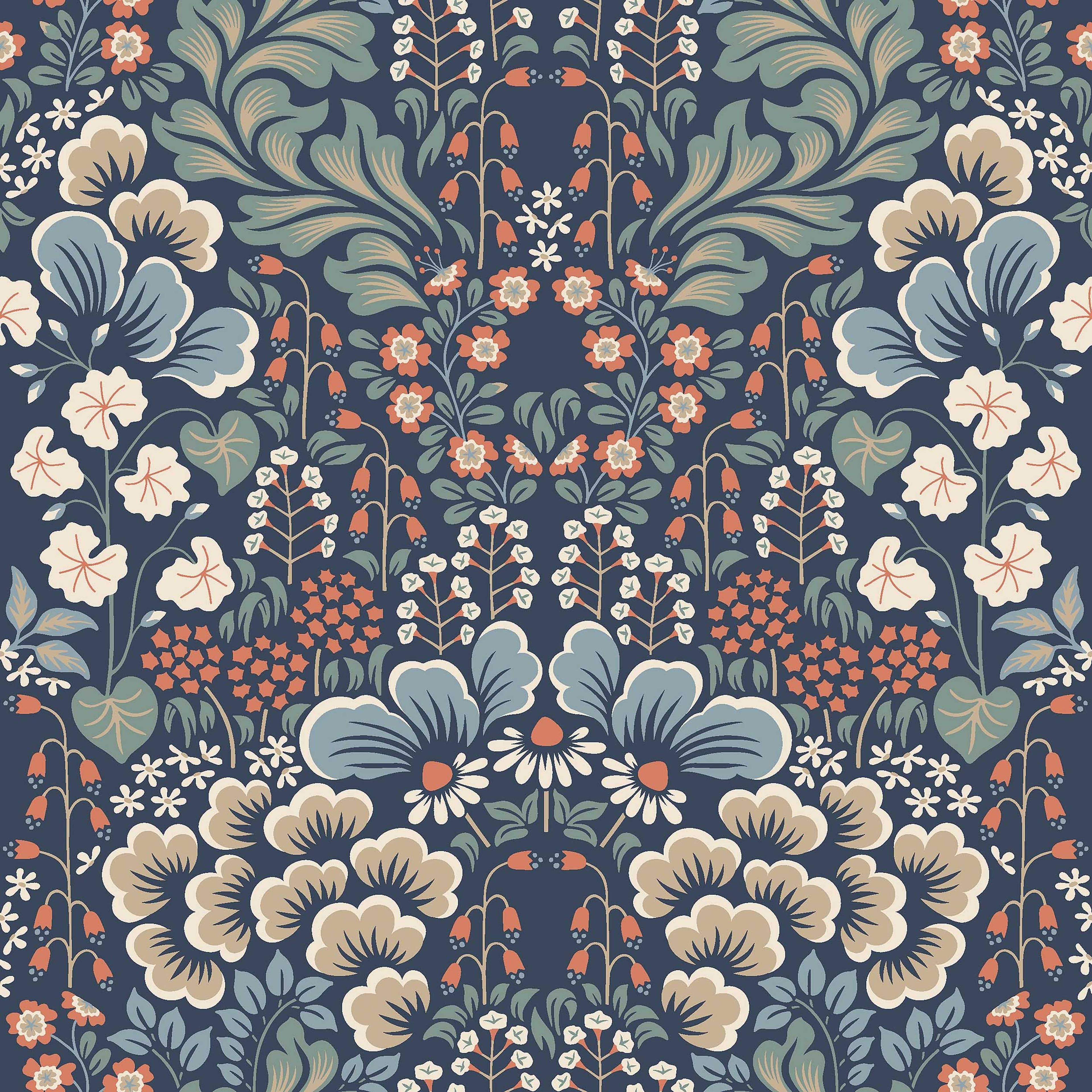 Hanna Werning Blomstervall blå, tapet tapet med blommigt mönster i blå. Från kollektionen swedish designers. Nonwoven-material med rak passning.