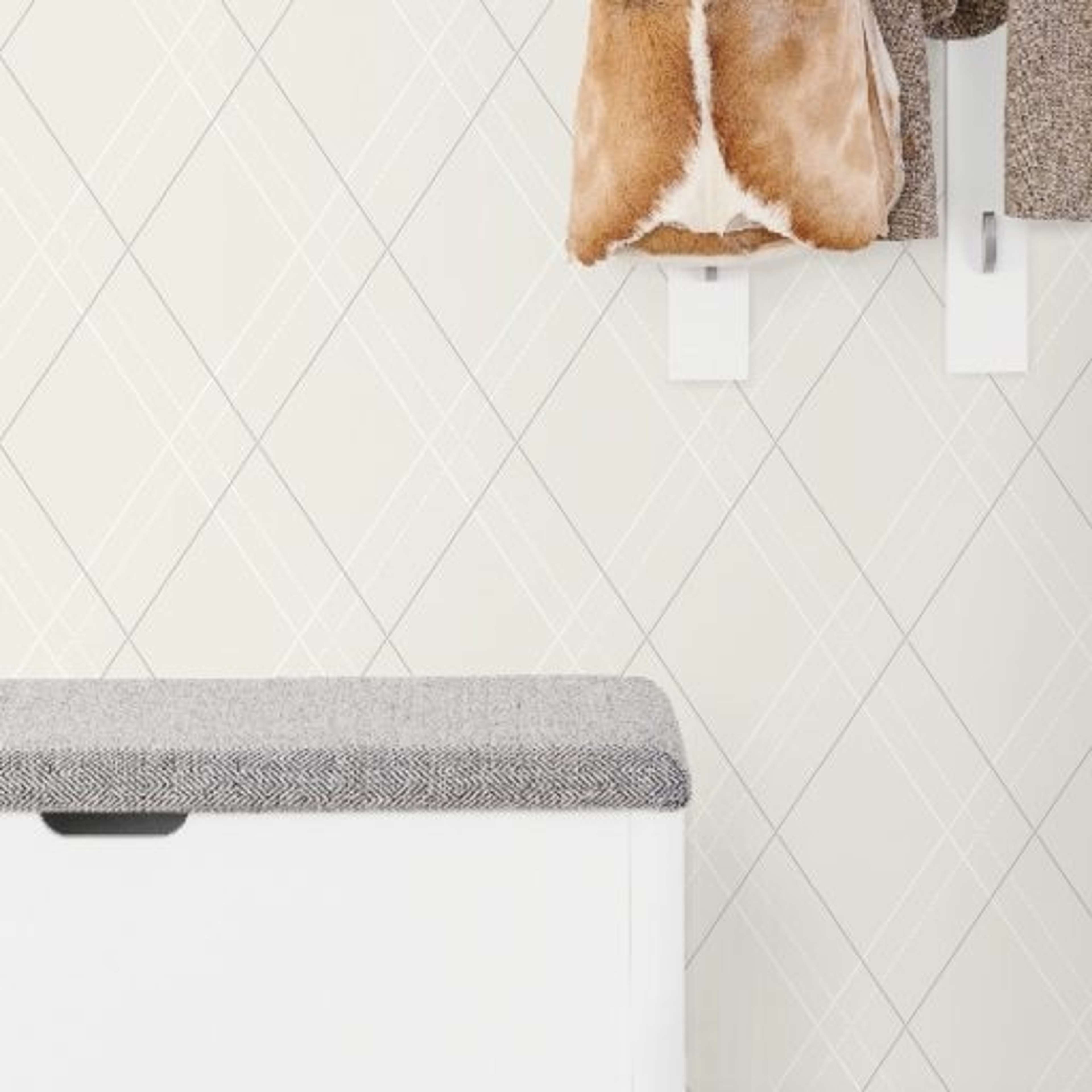 Harry, Beige tapet från duro med geometriskt mönster i beige. Från kollektionen Spira. Nonwoven-material med rak passning.