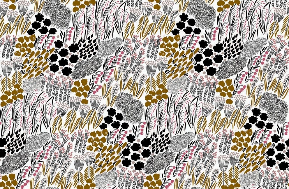 Pieni Letto tapet med blommigt mönster i svart. Från kollektionen Marimekko 6. Nonwoven-material med rak passning.