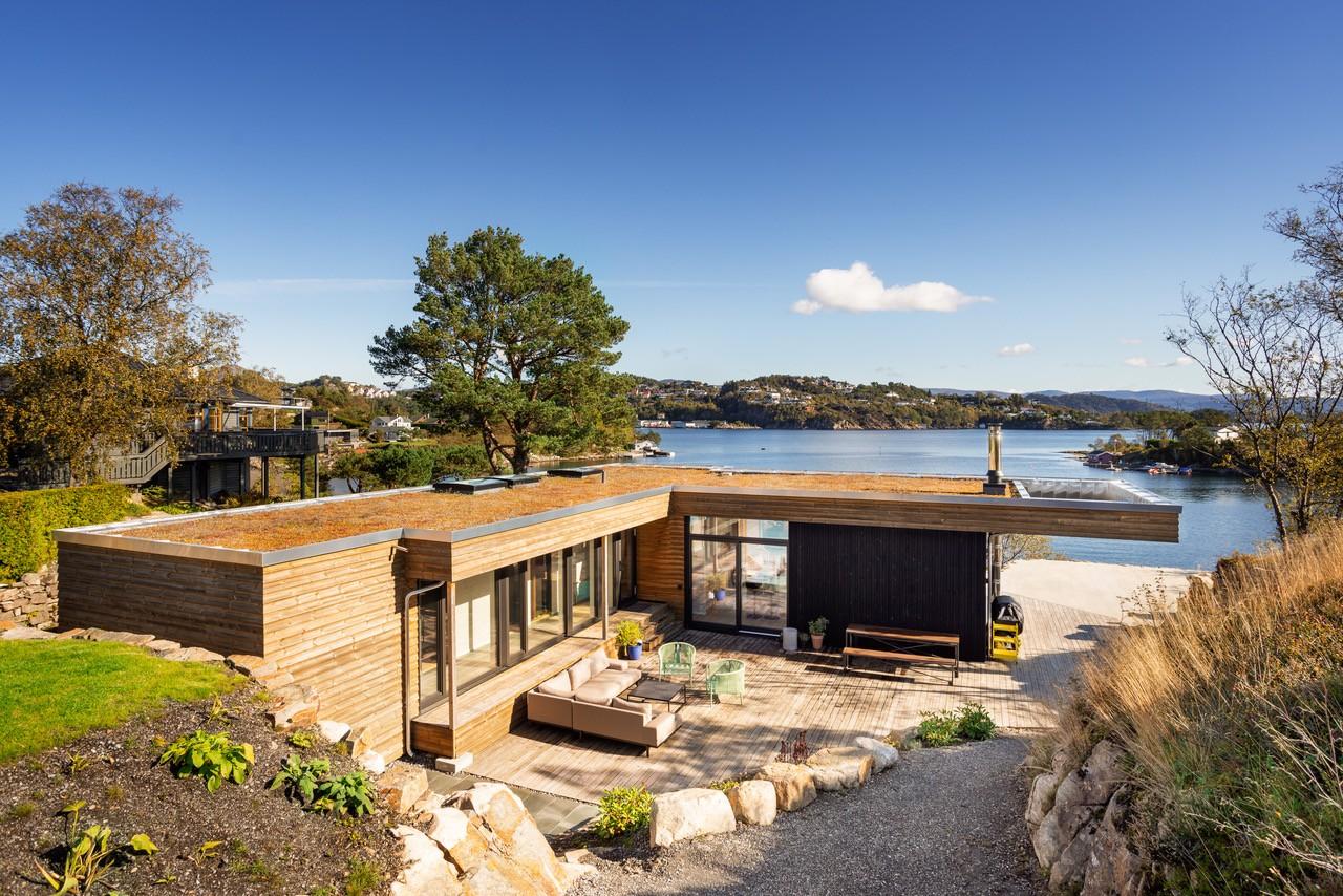 En hytte der både funksjon, estetikk og omgivelser er nøye vurdert.