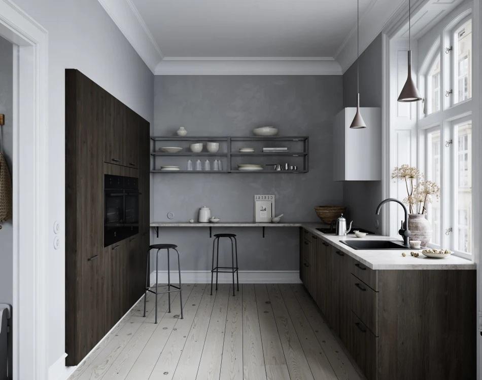 Mood fra HTH Eksklusivt mørkt kjøkken med flotte vertikale åretegninger.