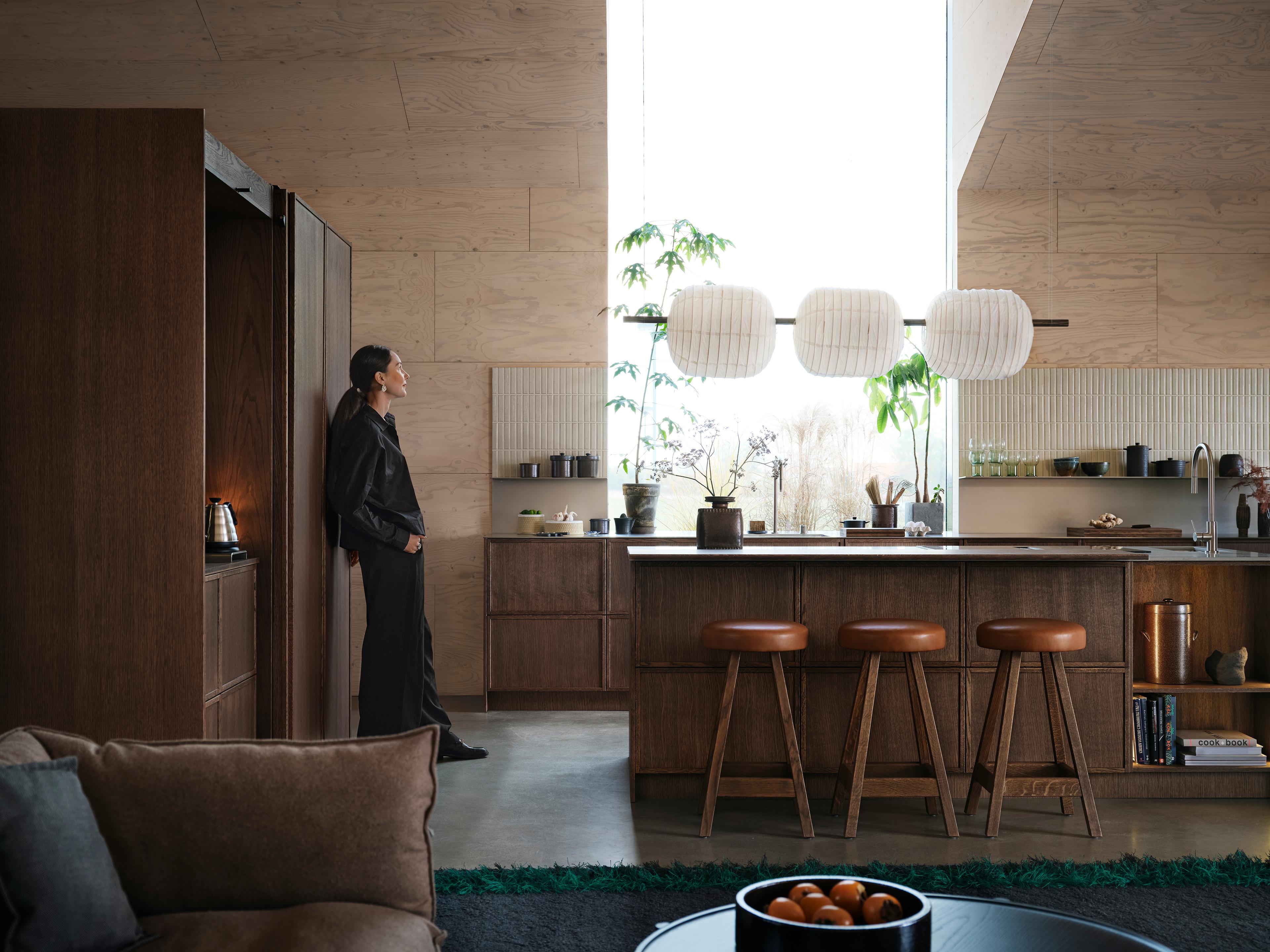 Mood kjøkken i mørkt tre fra Drømmekjøkkenet