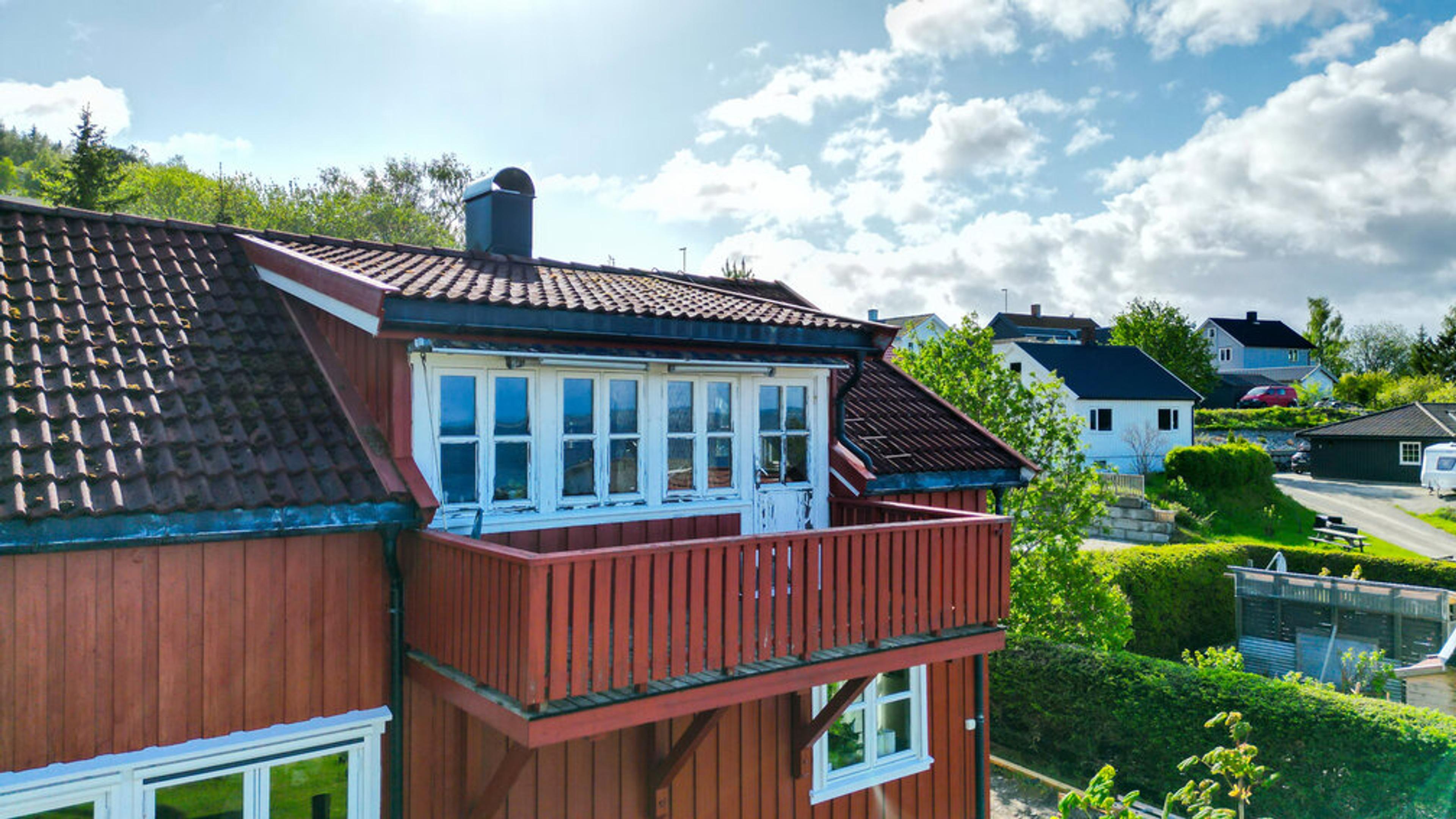 Hos Mesterhus får du eksperthjelp til å redusere energiforbruket i hjemmet ditt. Mesterhus sine energirådgivere gir deg veiledning for å spare penger, enten du allerede har en bolig eller planlegger å bygge nytt. Lær mer om fordelene her!
