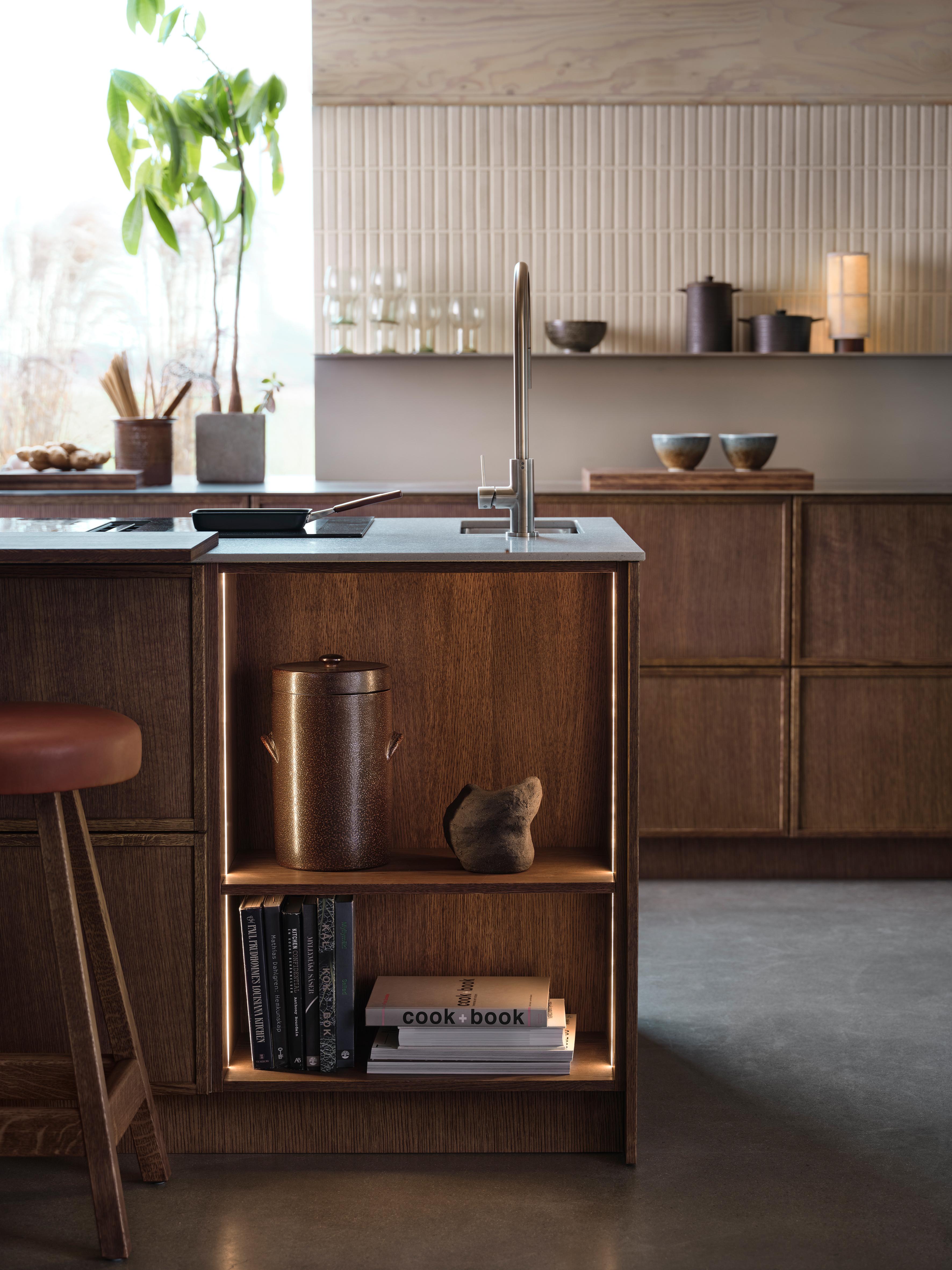 Mood kjøkken i mørkt tre fra Drømmekjøkkenet