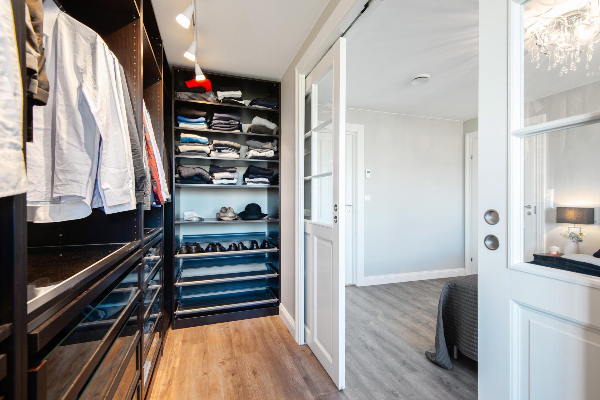 Skyvedør for å spare plass / HARMONIE