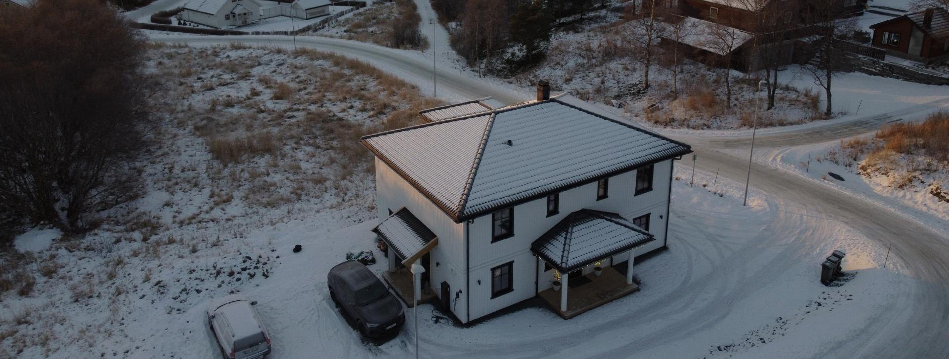 Bli med inn i et julepyntet Orion