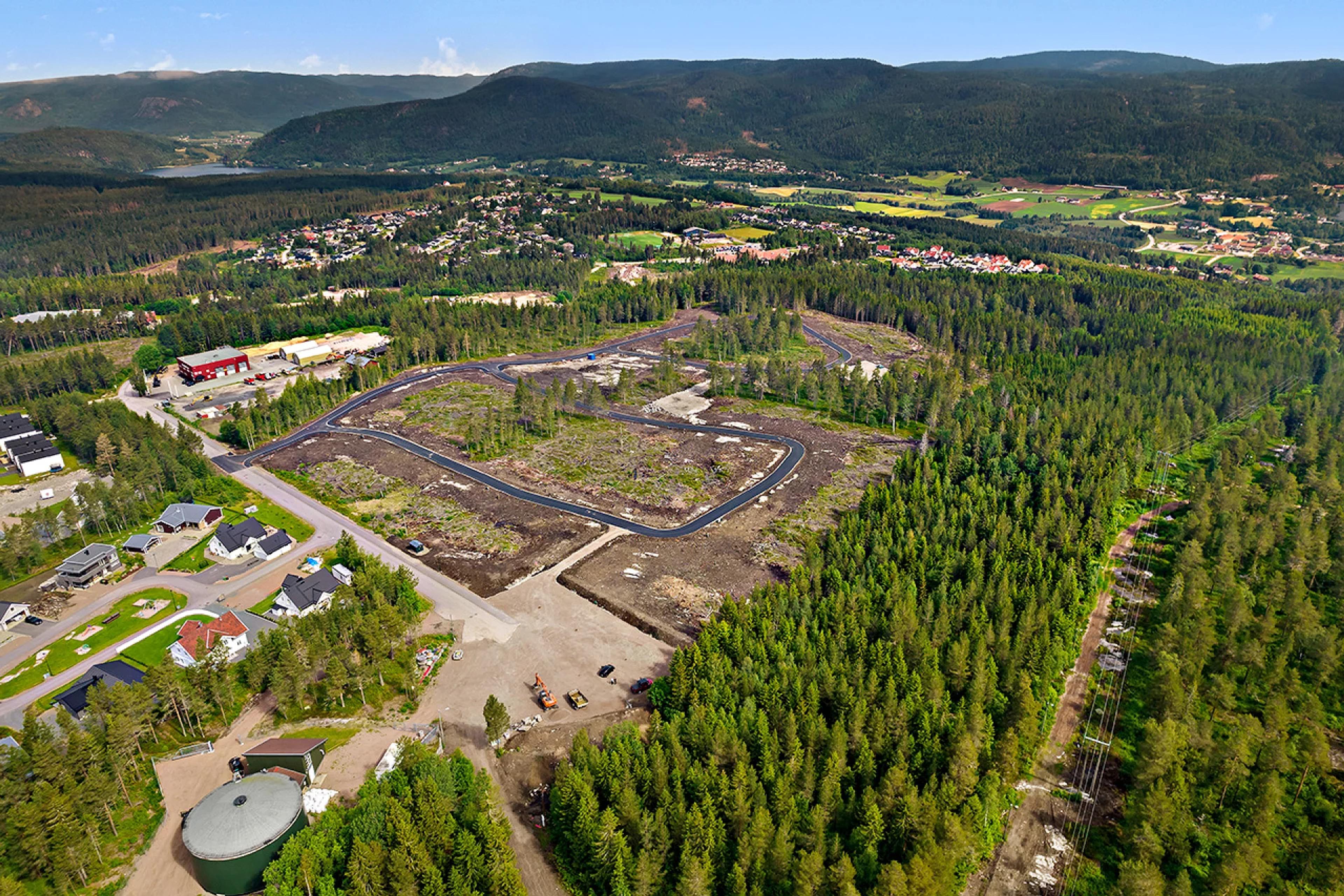 dronefoto av nytt boligfelt 