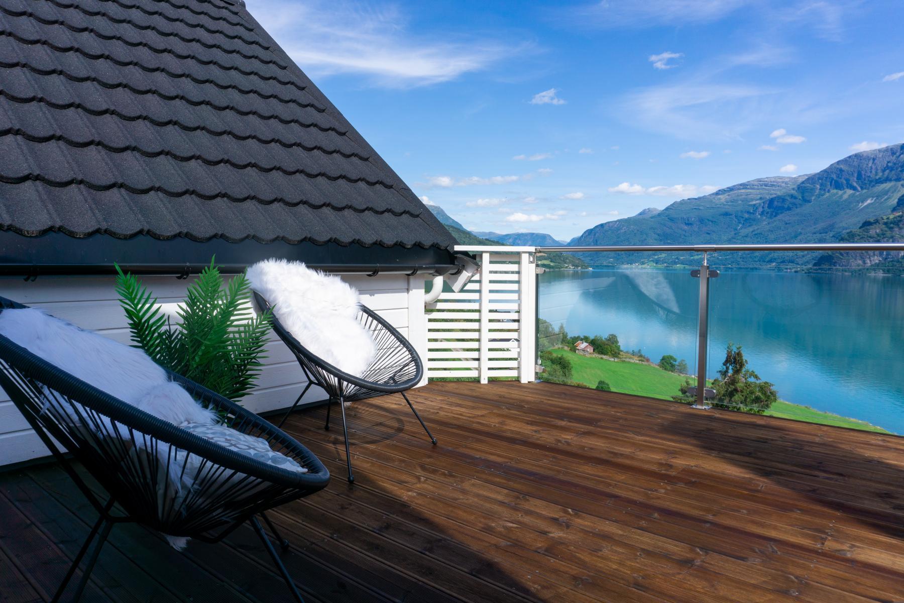 Koselig uteplass med nydelig utsikt