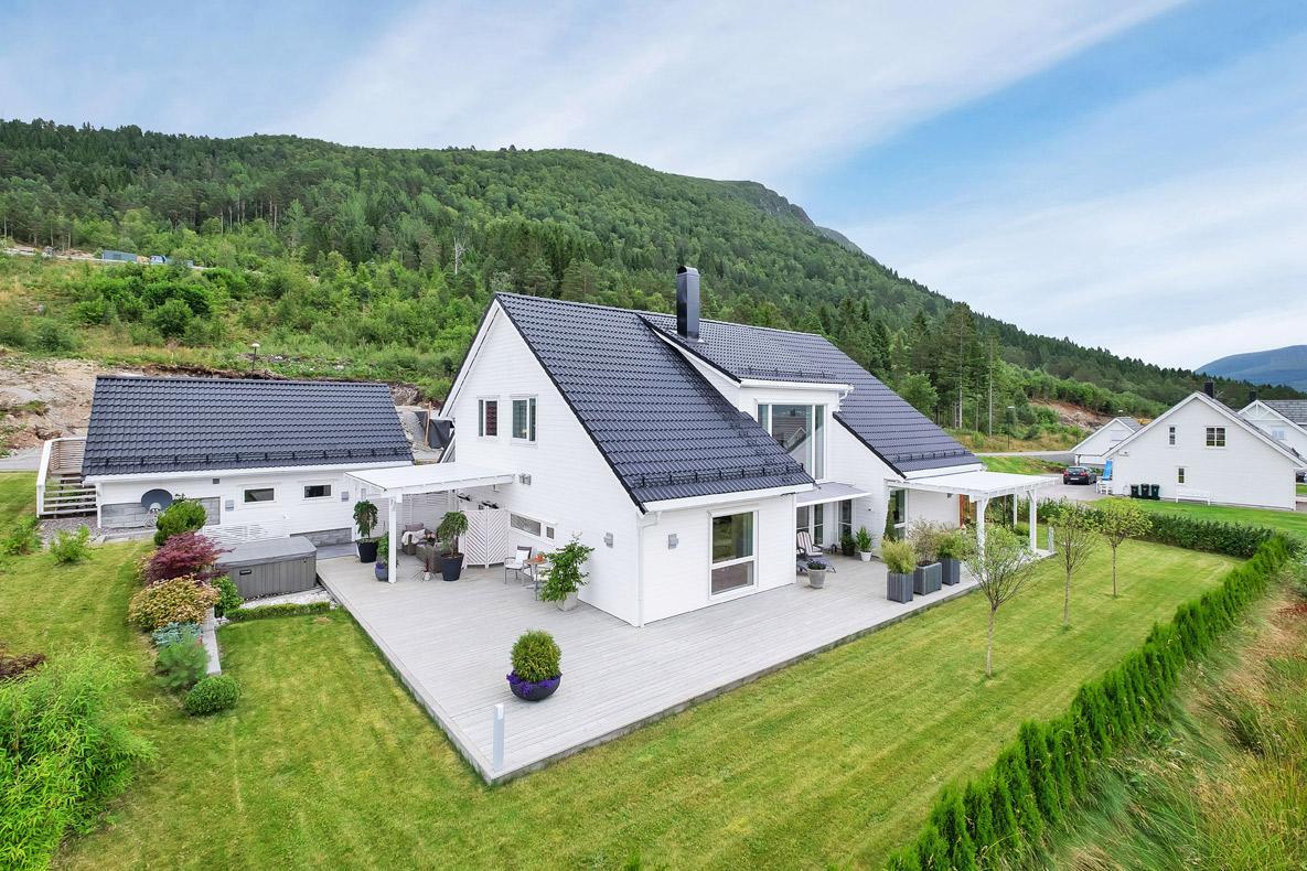 Flott platting på eneboligen Nexus i Elnesvågen.