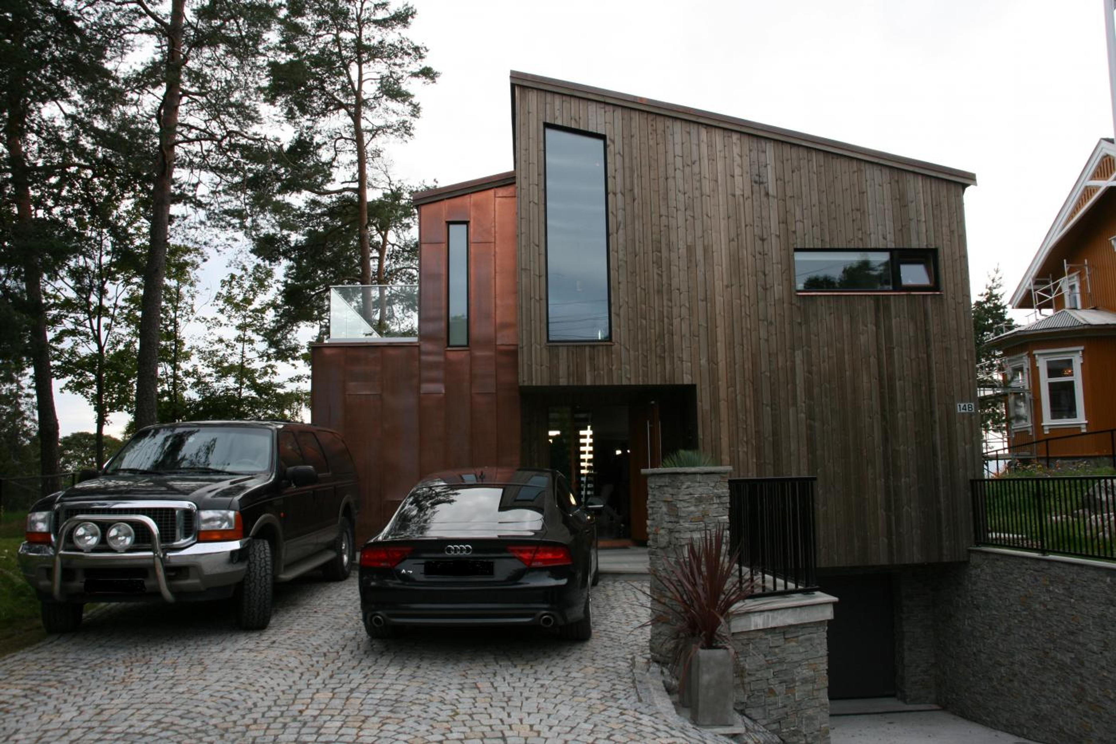 Unikt moderne hus med kobberbeslag på fasade
