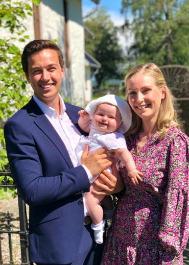Tonje og Vegard med lille Frida