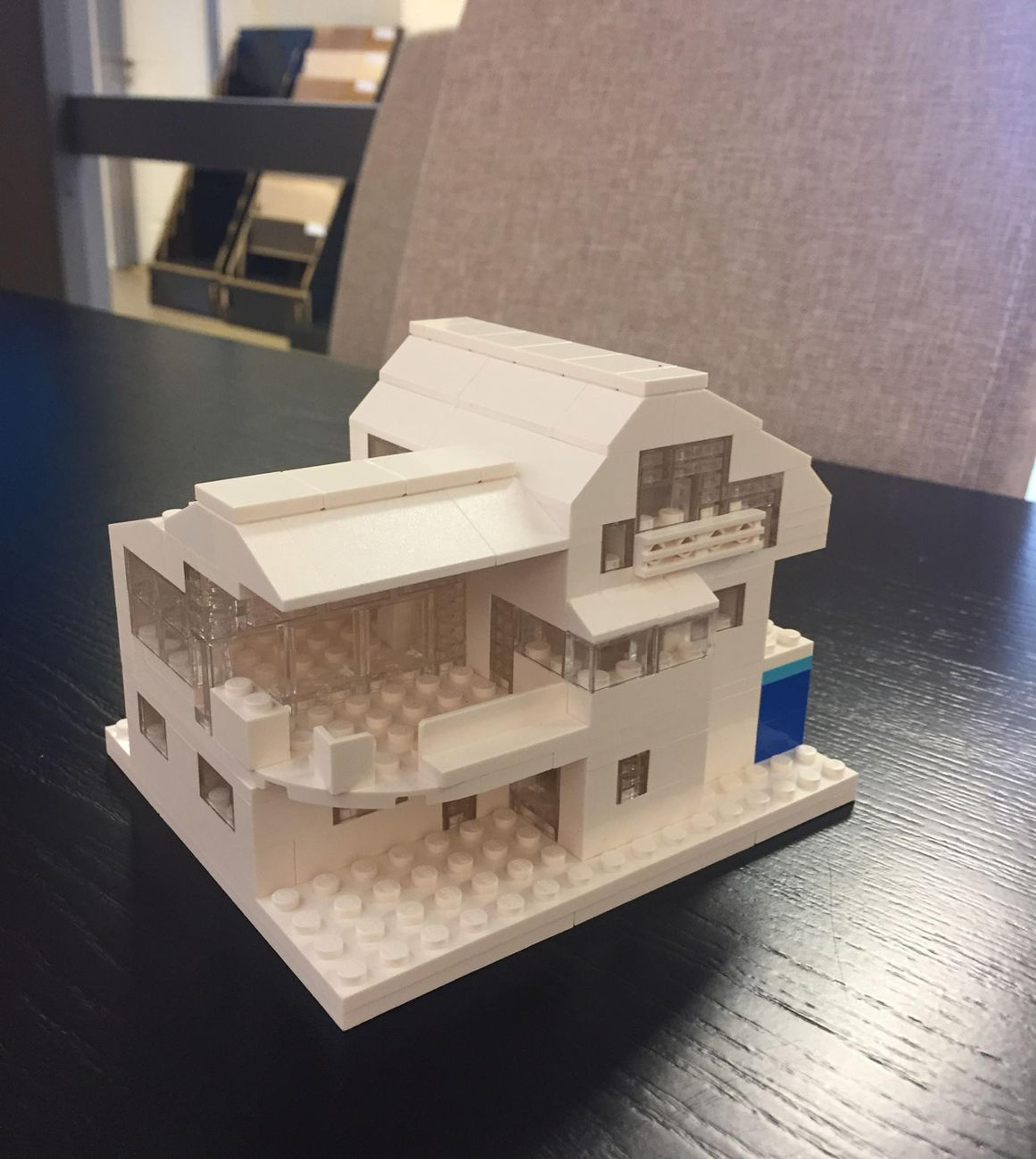 Bilde av hus bygget i LEGO