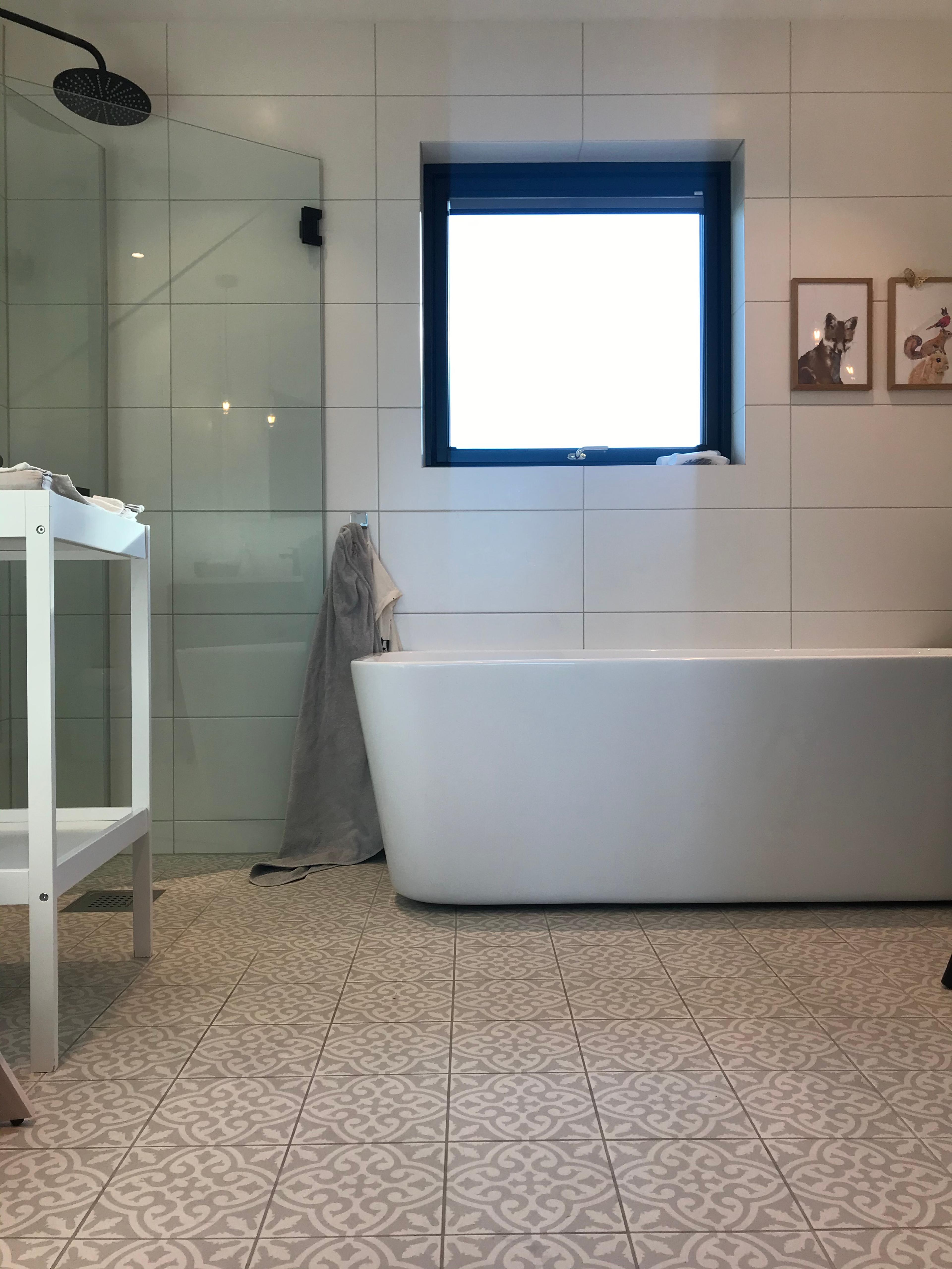 Barnebad med badekar.