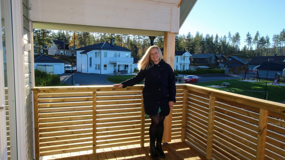 Isabell på balkongen