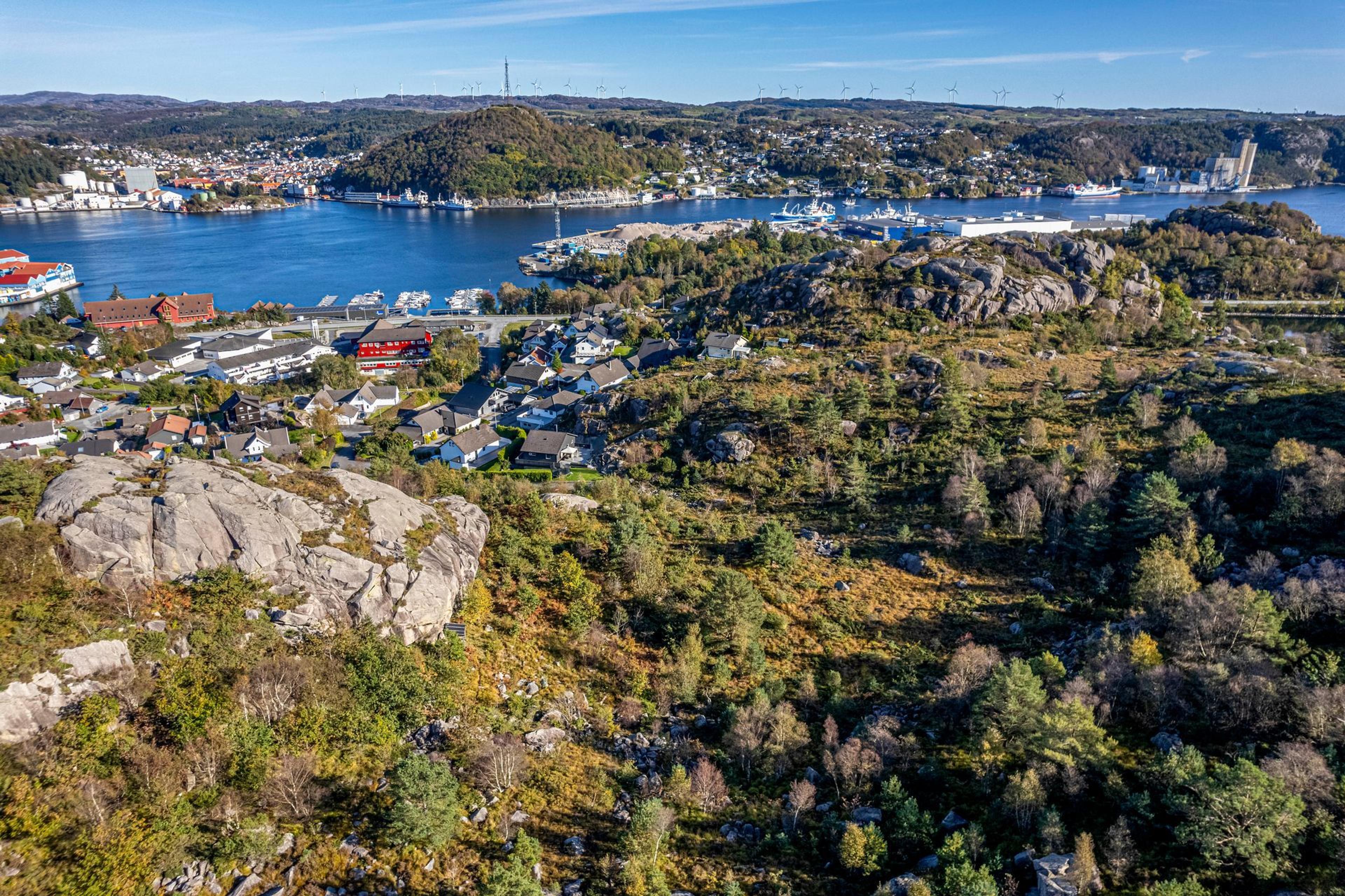Utsiktsbilde over området mot sjøen