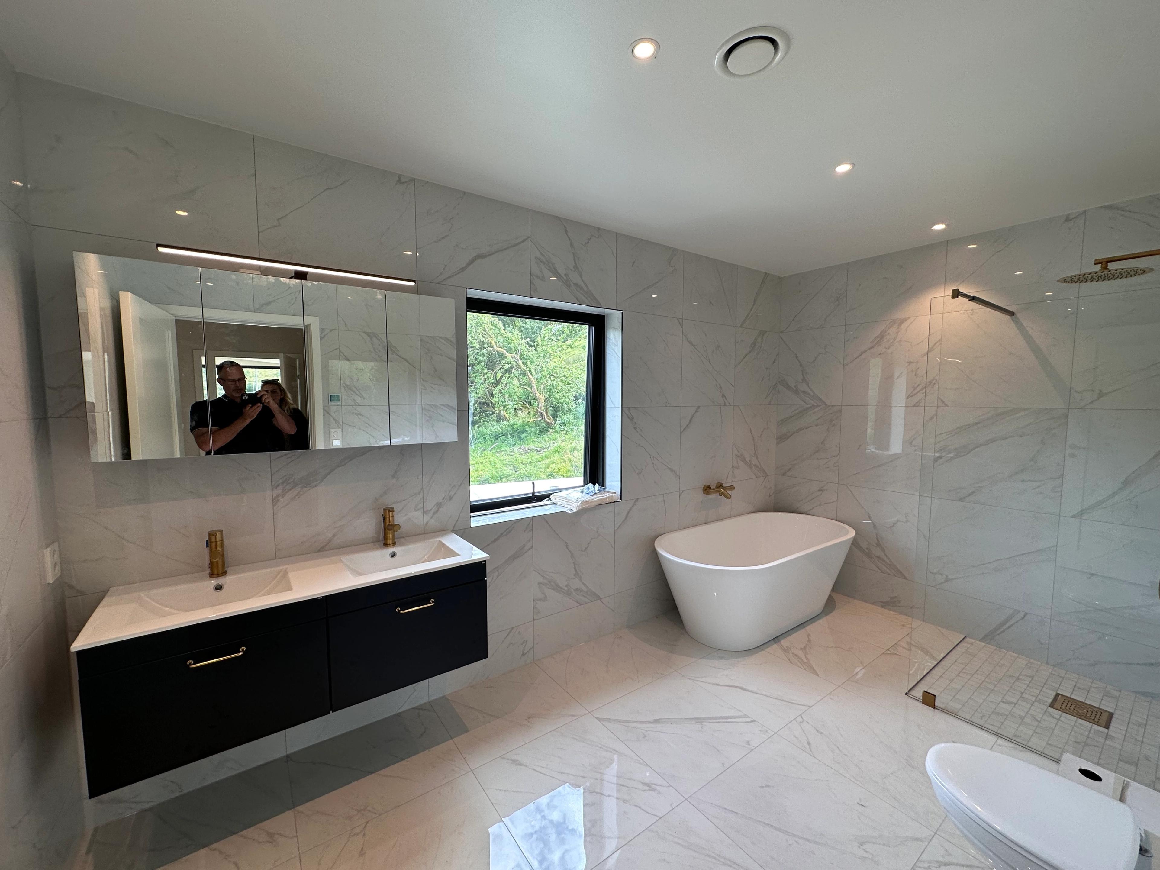 Vi samarbeider med gode leverandører på flis og mur