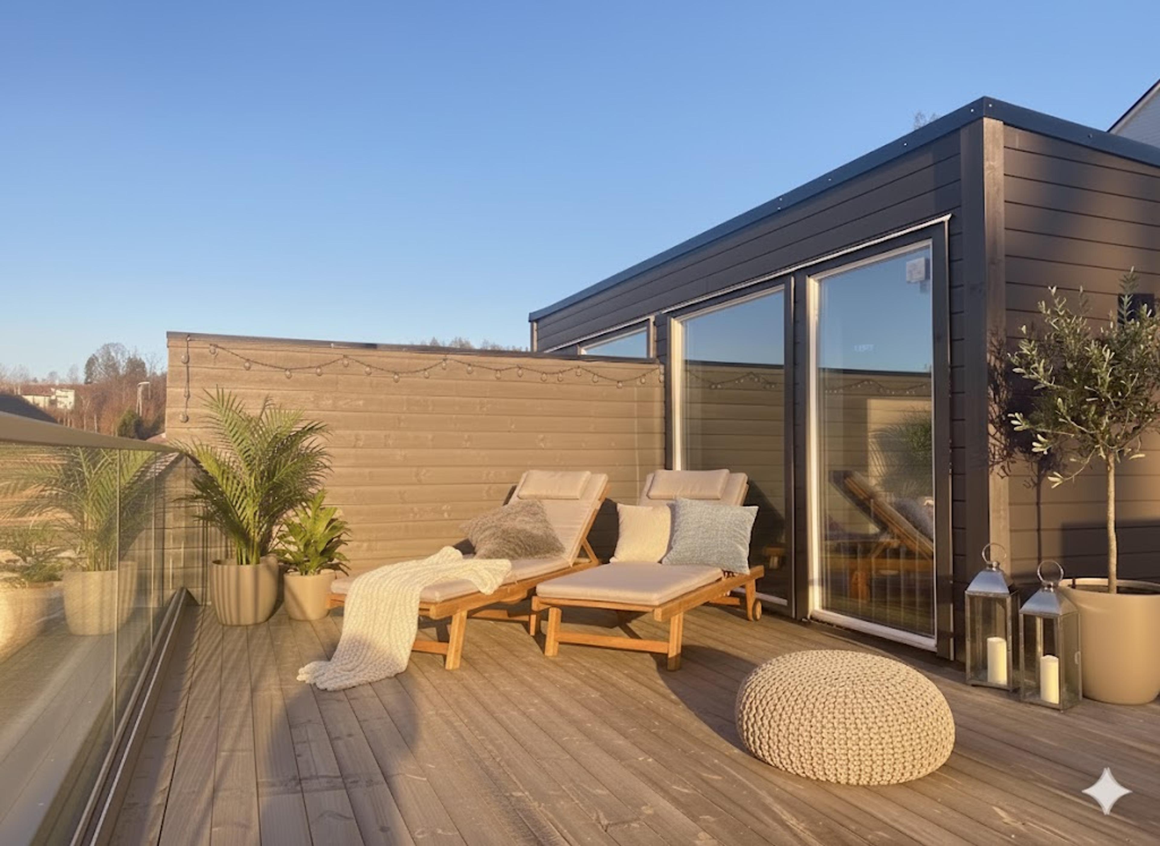 Takterassen har plass til tre soner for møblering:  solsenger , spisebord og sofakrok/grill