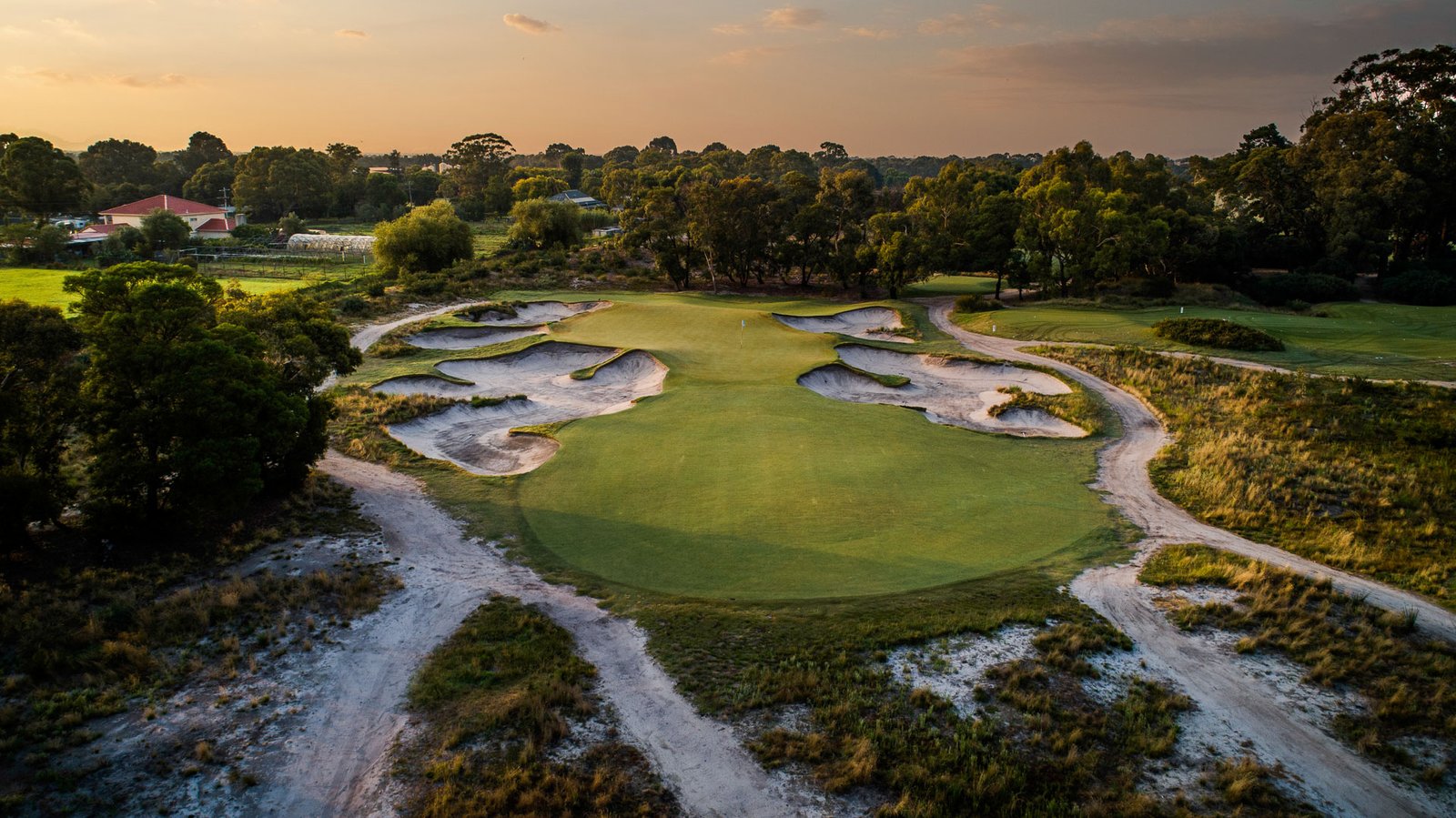 Kingston Heath golf course — image 11