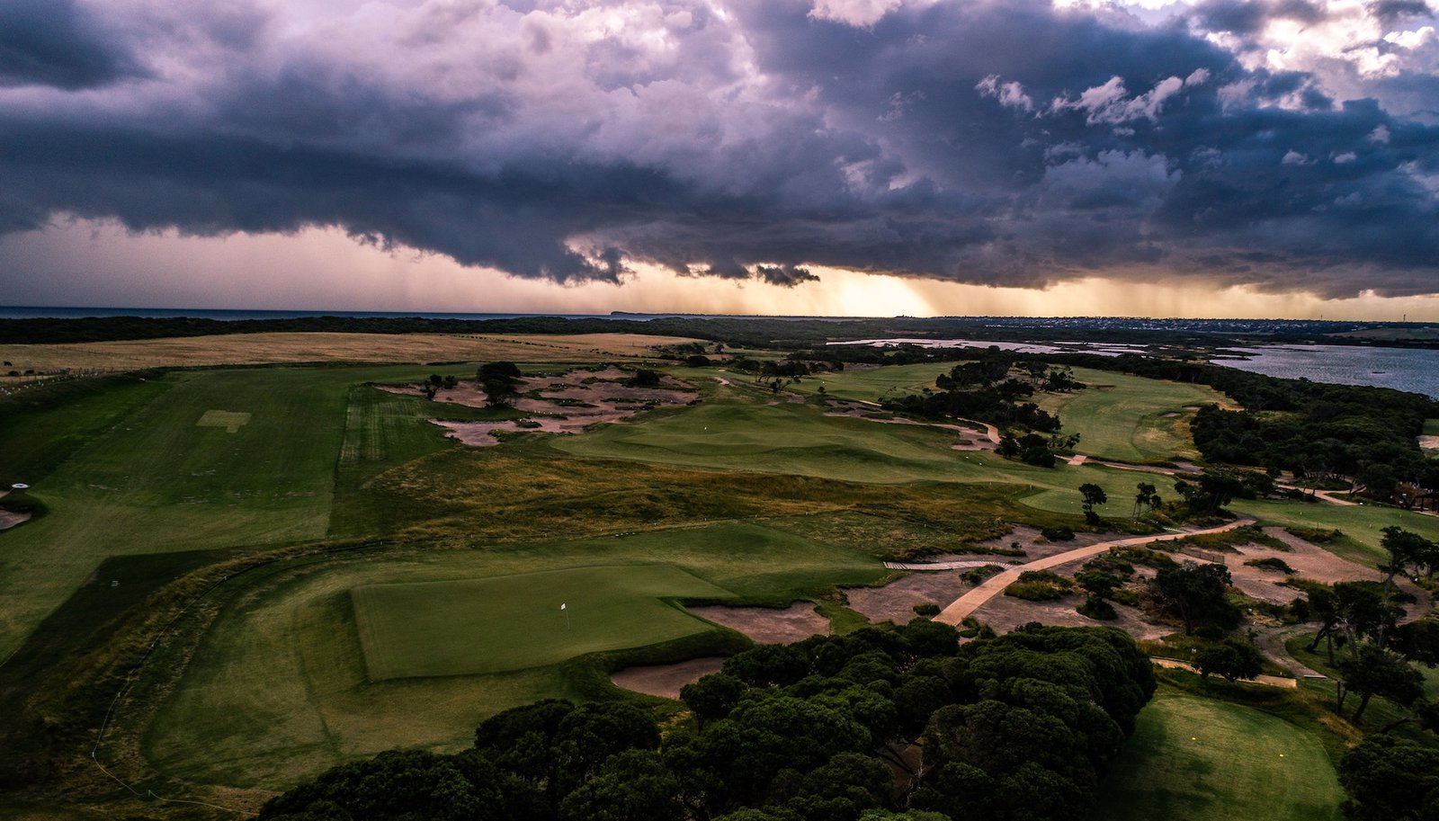 Lonsdale Links golf course — image 10