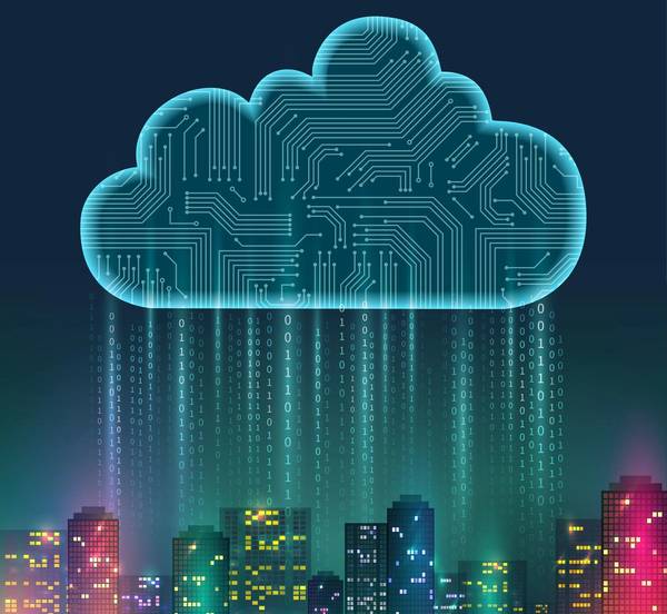 Mand på compuer med Cloud / Sky funktionaliteter.